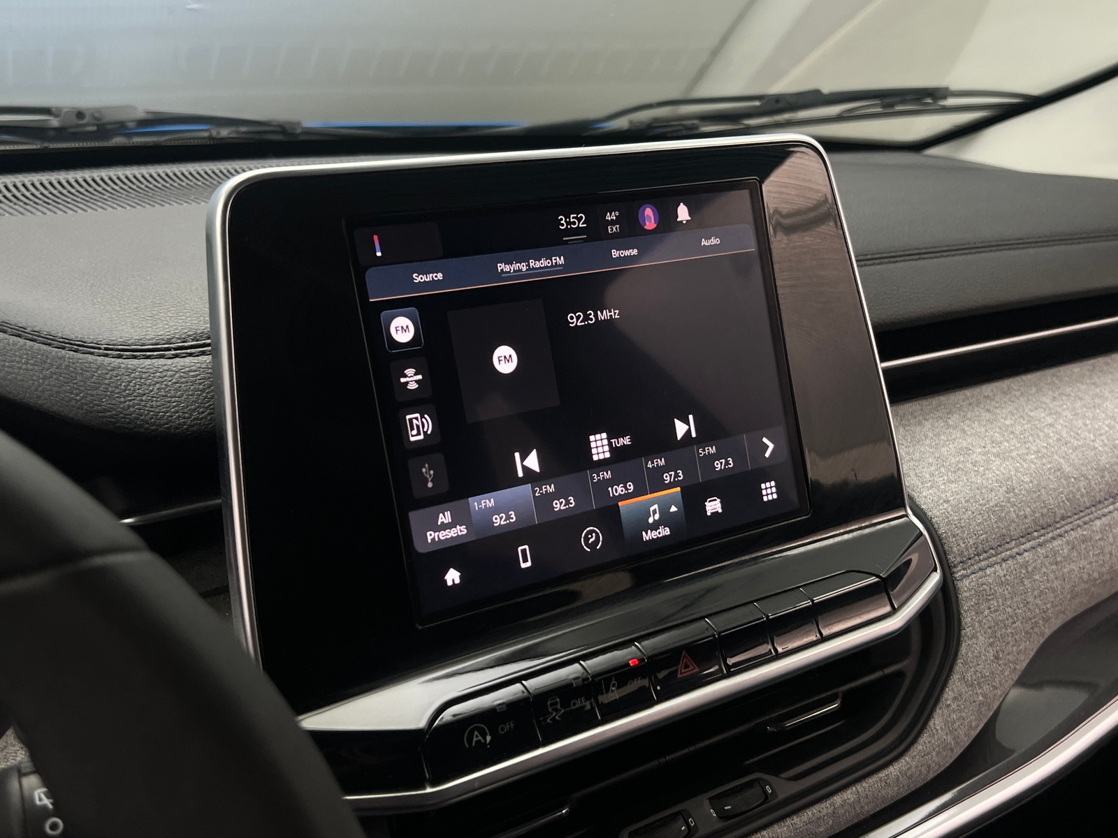 Thumbnail: 2022 Jeep Compass - 4