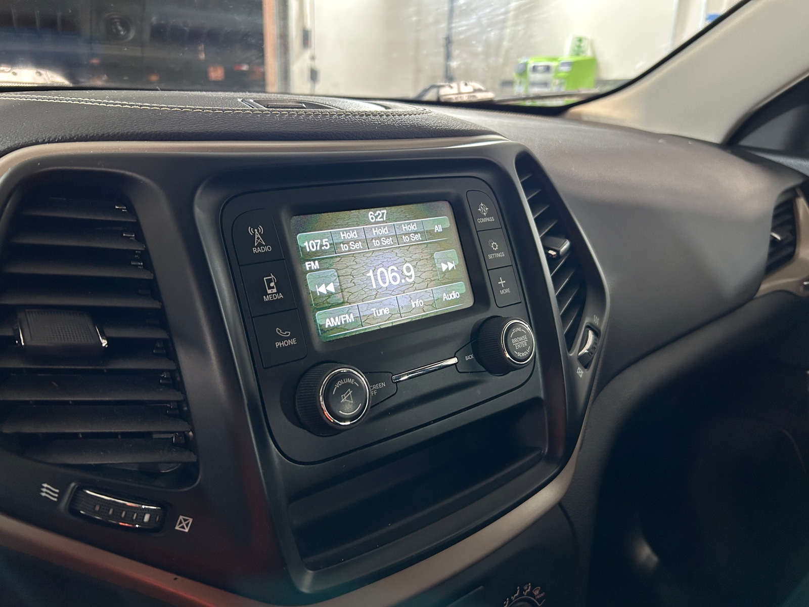 Thumbnail: 2018 Jeep Cherokee - 4