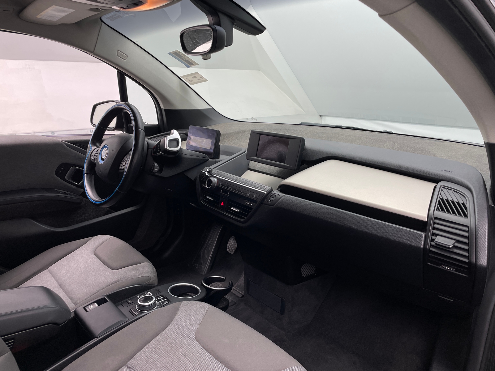 Thumbnail: 2018 BMW i3 - 3