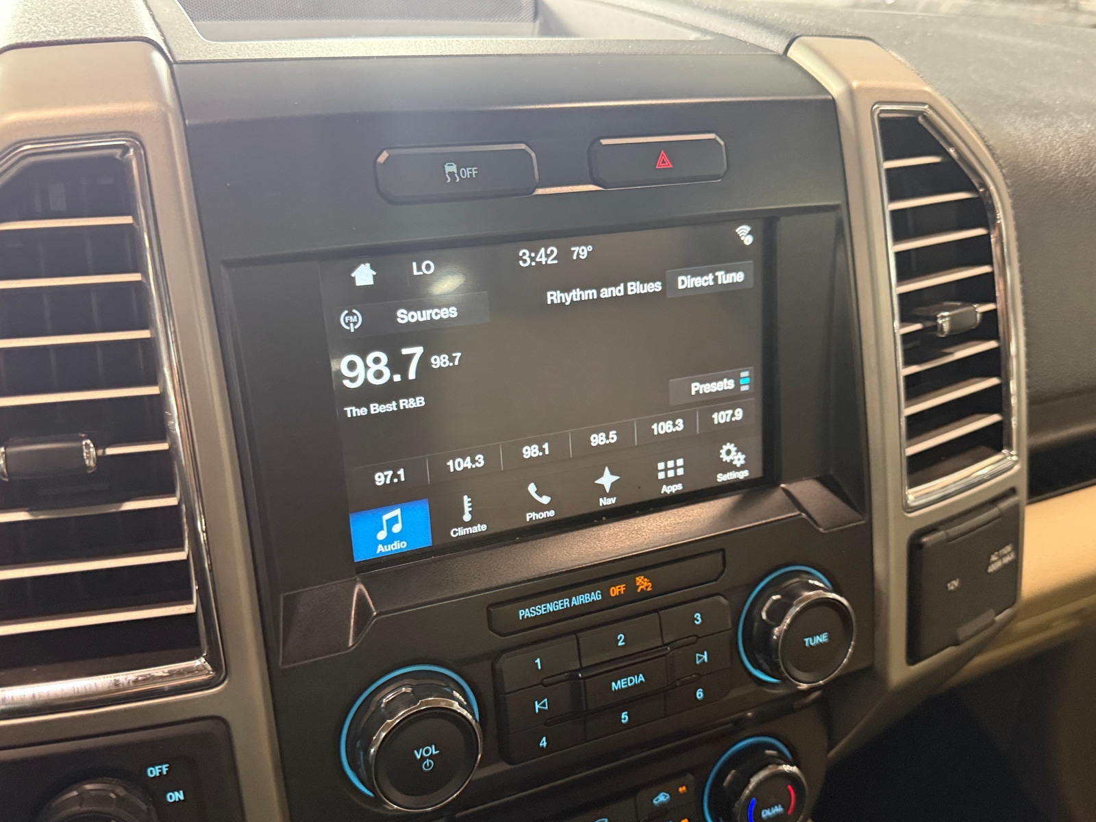 Thumbnail: 2016 Ford Econoline - 3