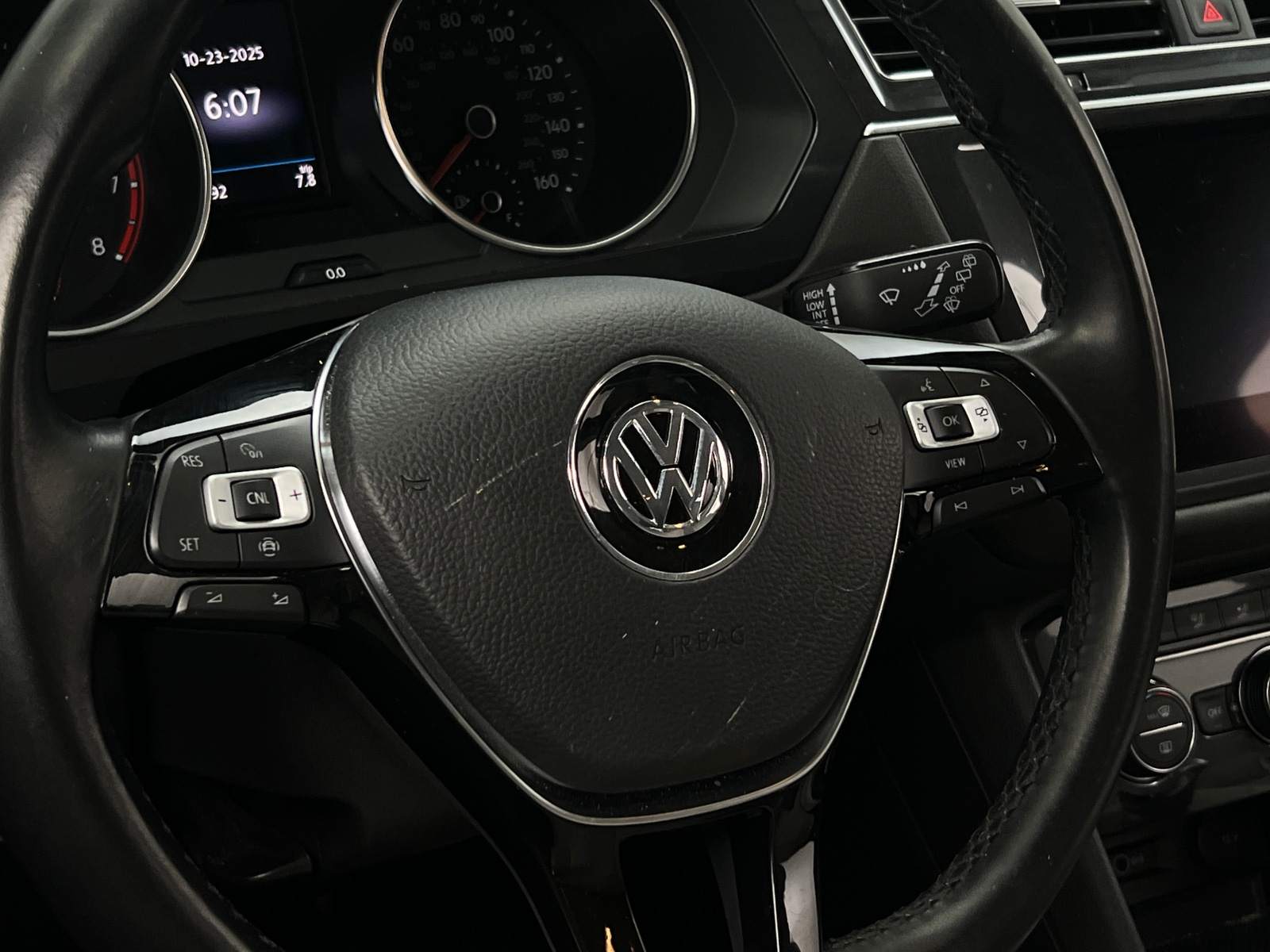 Thumbnail: 2019 Volkswagen Tiguan - 4