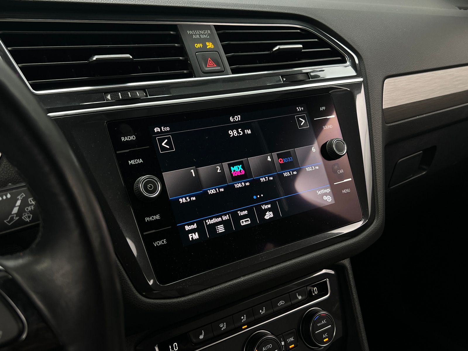 Thumbnail: 2019 Volkswagen Tiguan - 3