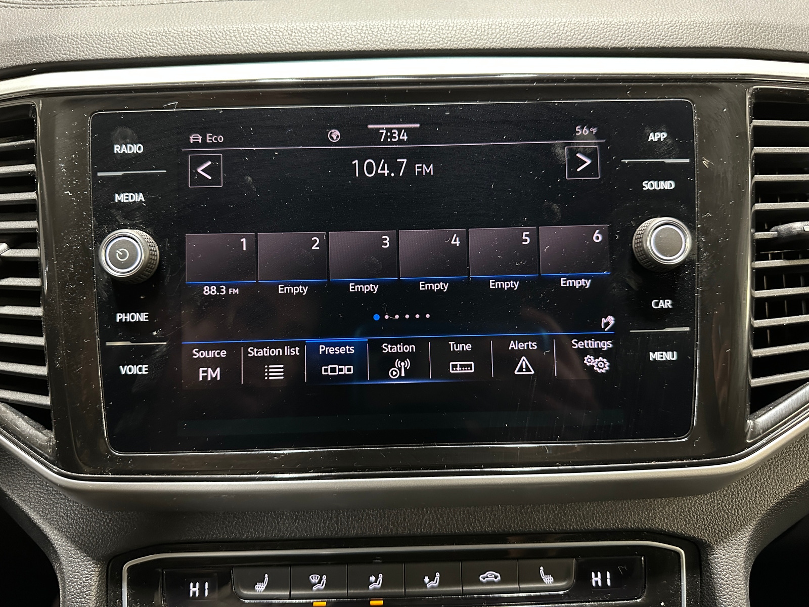 Thumbnail: 2022 Volkswagen Atlas - 3