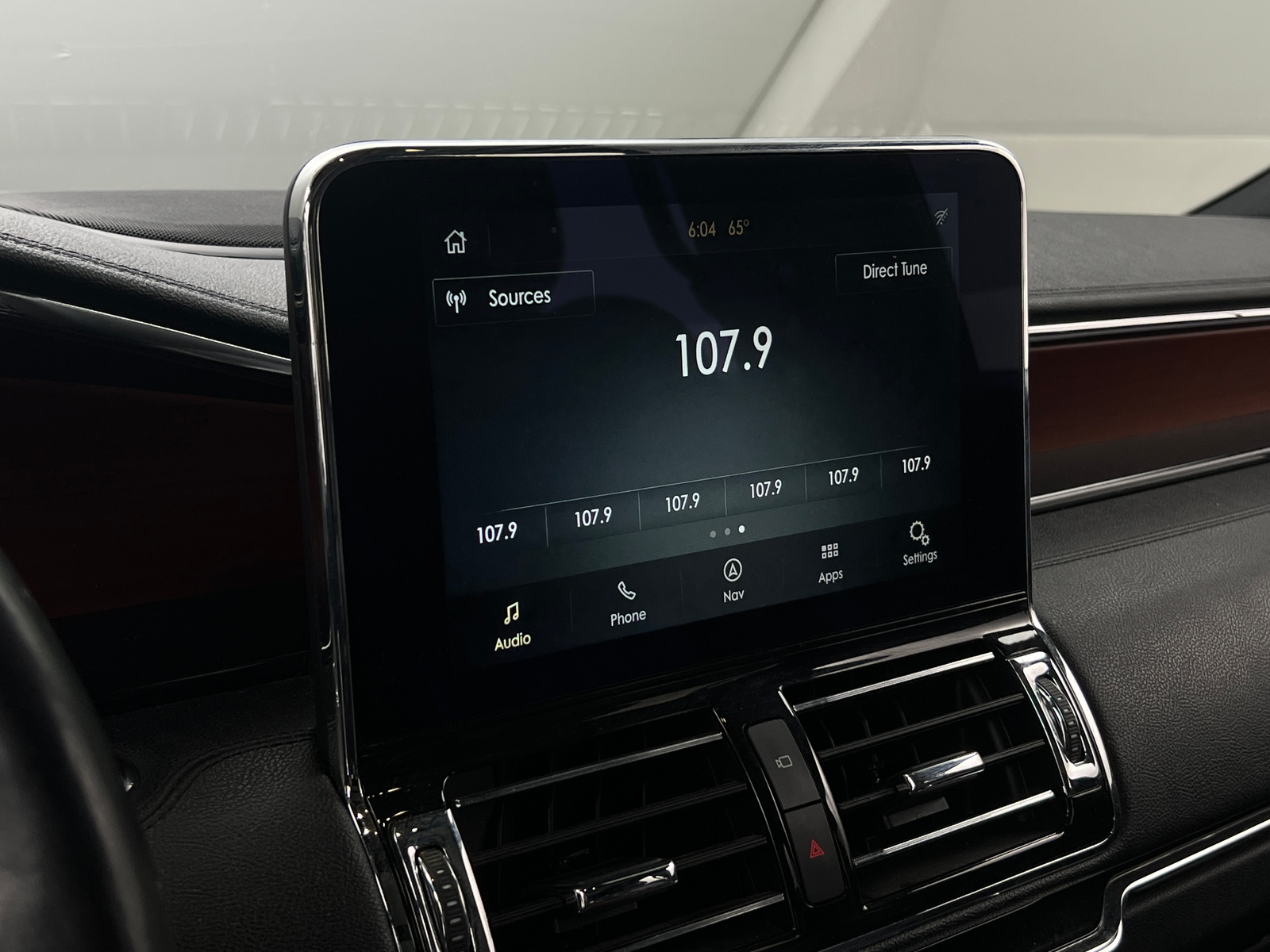 Thumbnail: 2020 Lincoln Navigator - 3