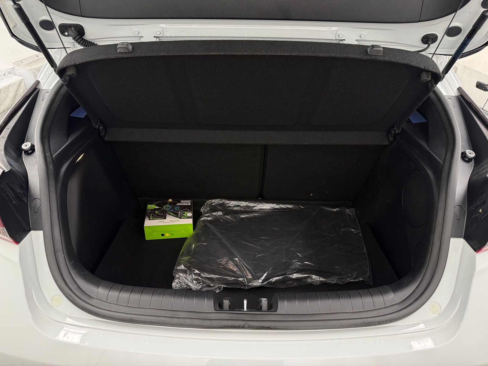 Thumbnail: 2019 Hyundai Veloster - 5