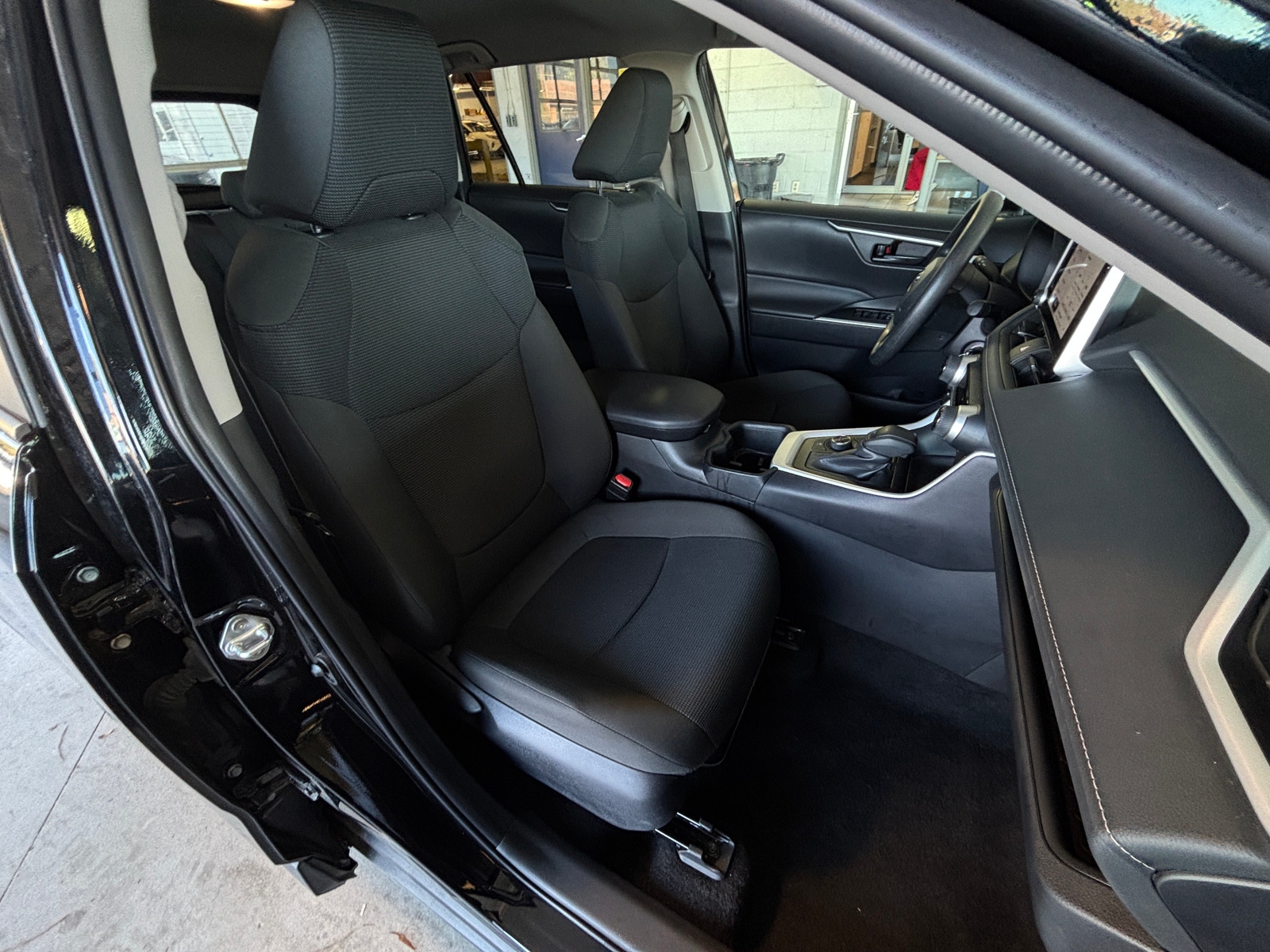 Thumbnail: 2025 Toyota RAV4 - 2