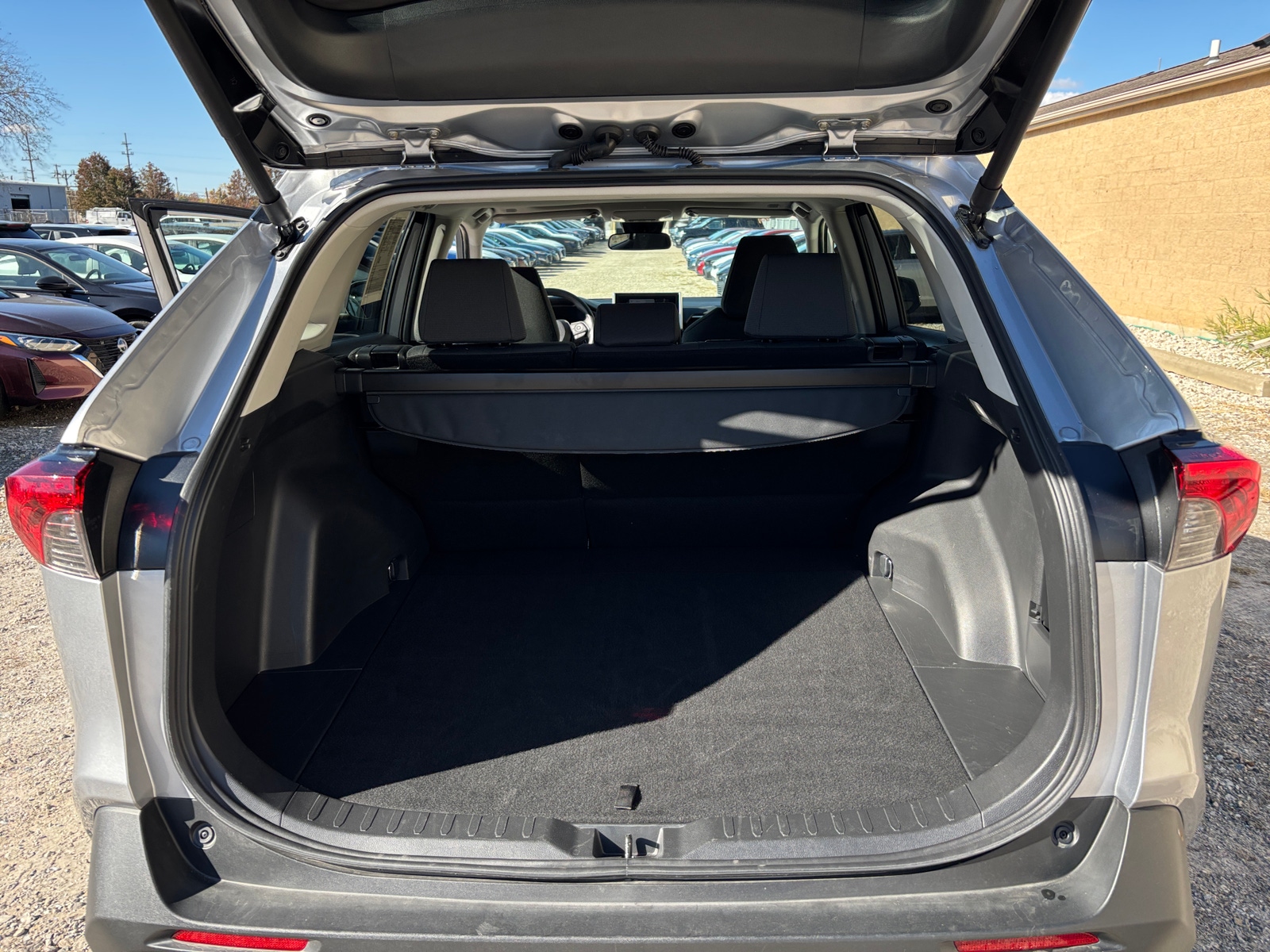 Thumbnail: 2025 Toyota RAV4 - 6