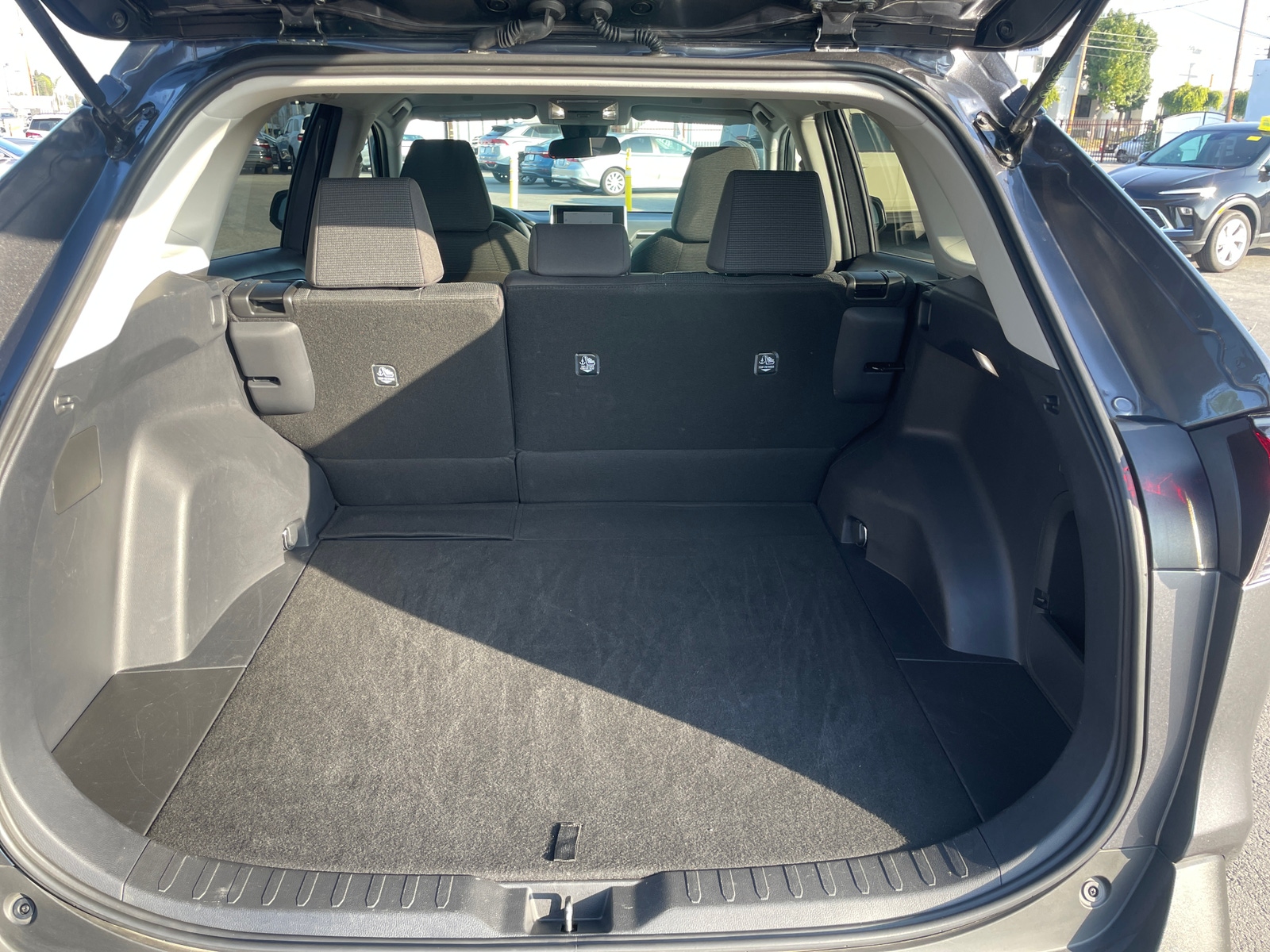 Thumbnail: 2025 Toyota RAV4 - 6