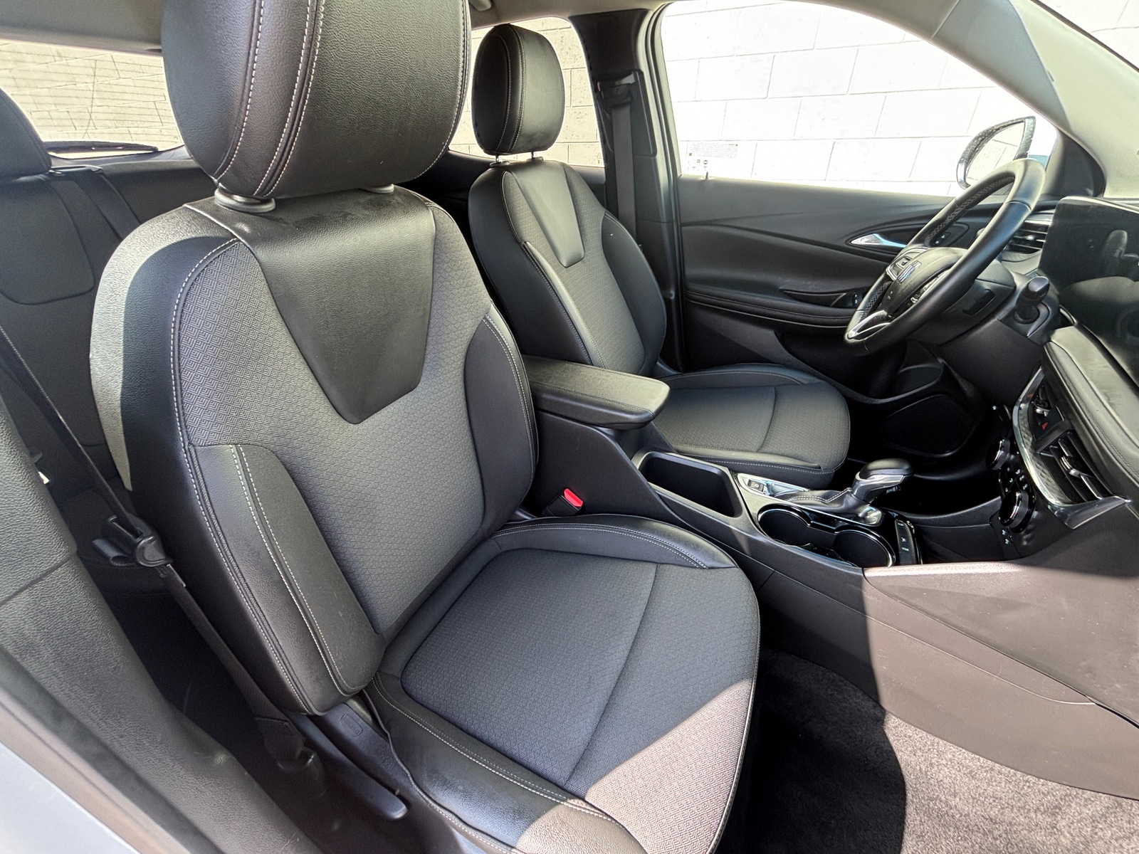 Thumbnail: 2025 Buick Encore GX - 2