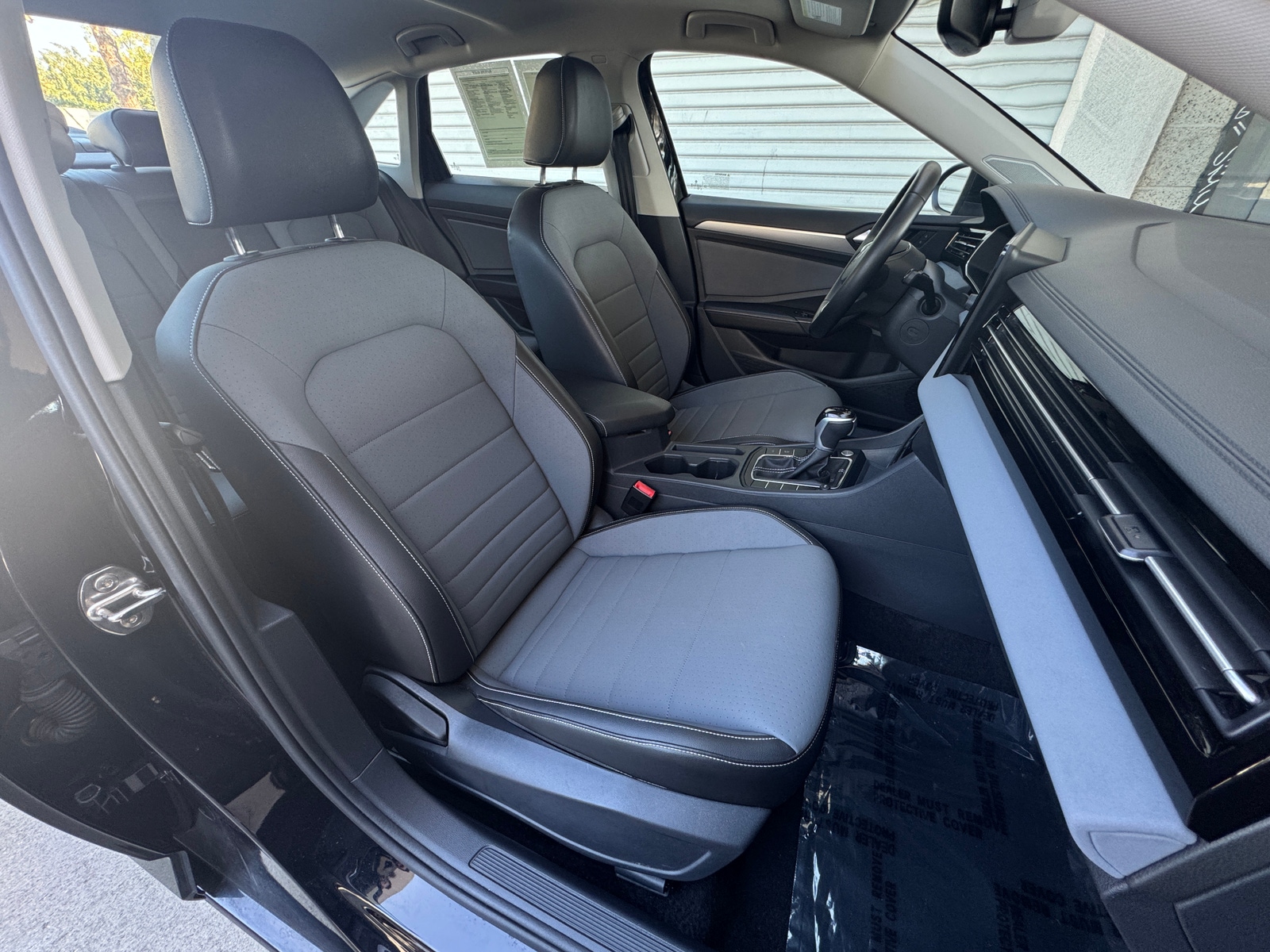 Thumbnail: 2025 Volkswagen Jetta - 2