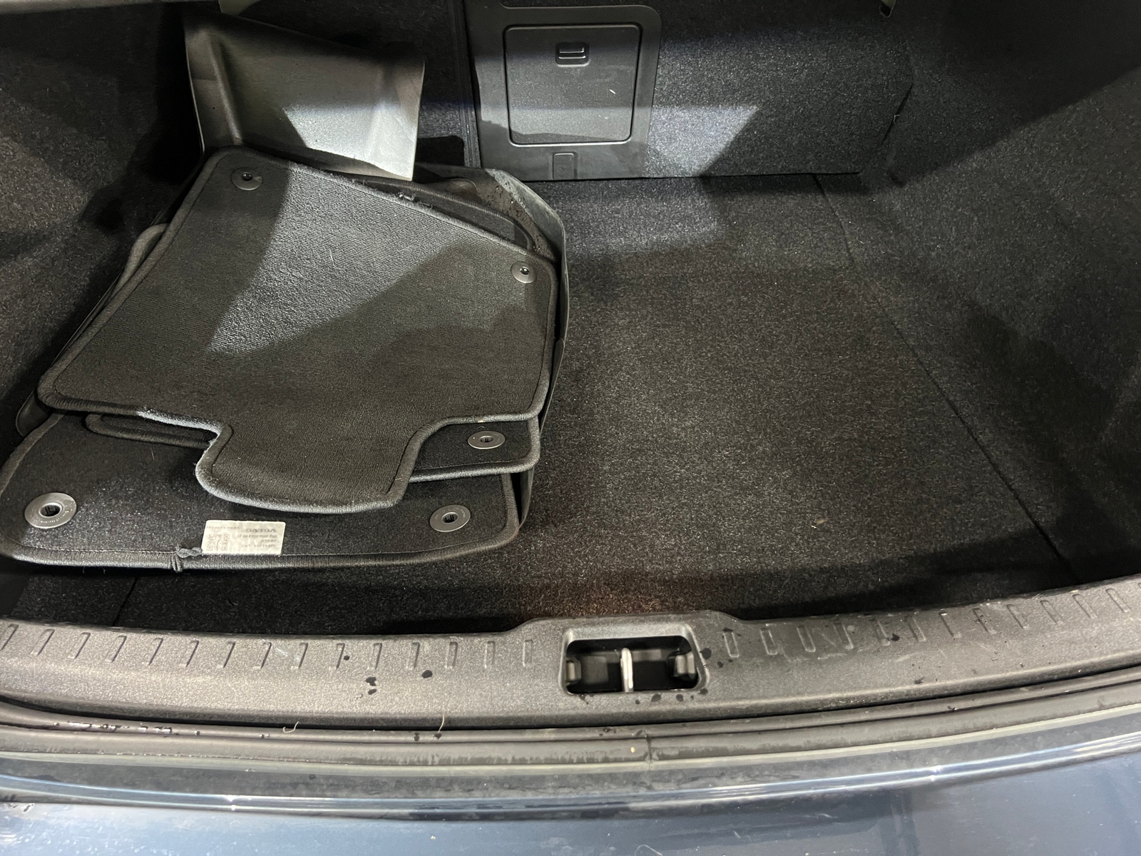 Thumbnail: 2024 Volvo S60 - 6