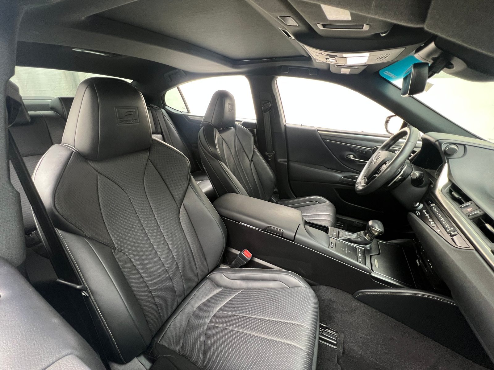 Thumbnail: 2019 Lexus ES - 2