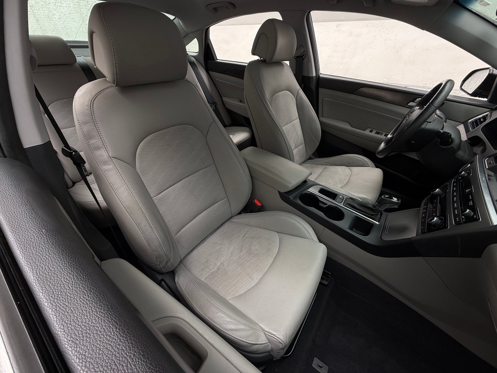 Thumbnail: 2016 Hyundai Sonata - 2