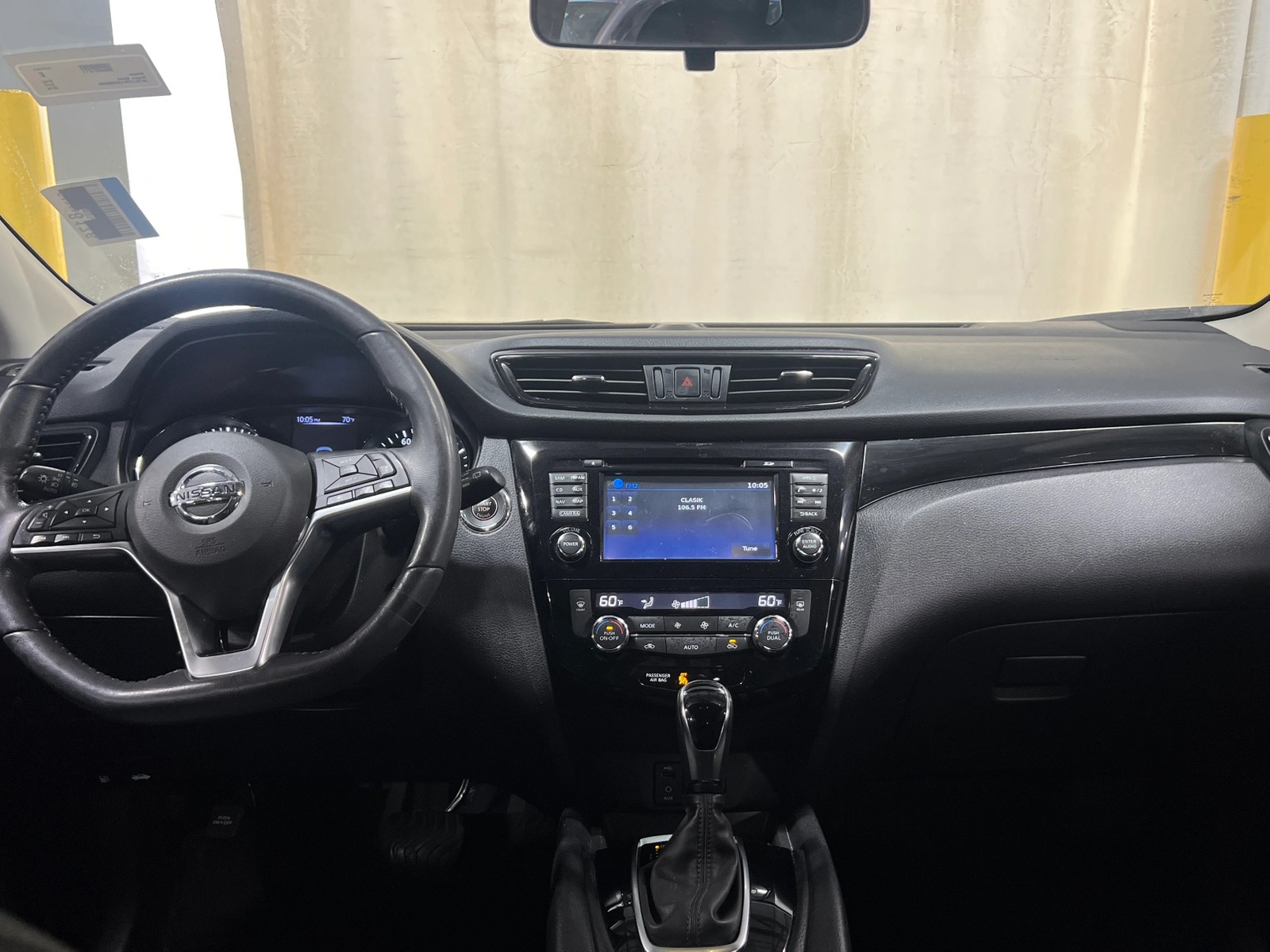 Thumbnail: 2018 Nissan Rogue Sport - 3