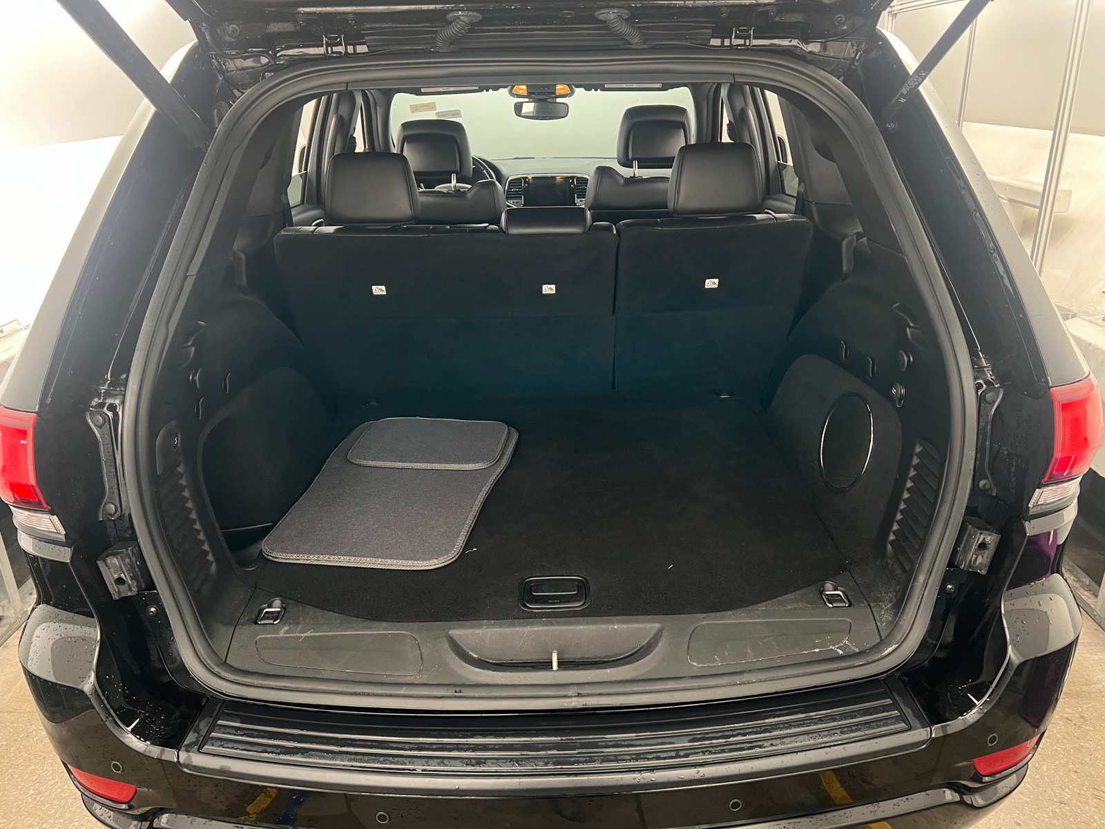 Thumbnail: 2020 Jeep Grand Cherokee - 7