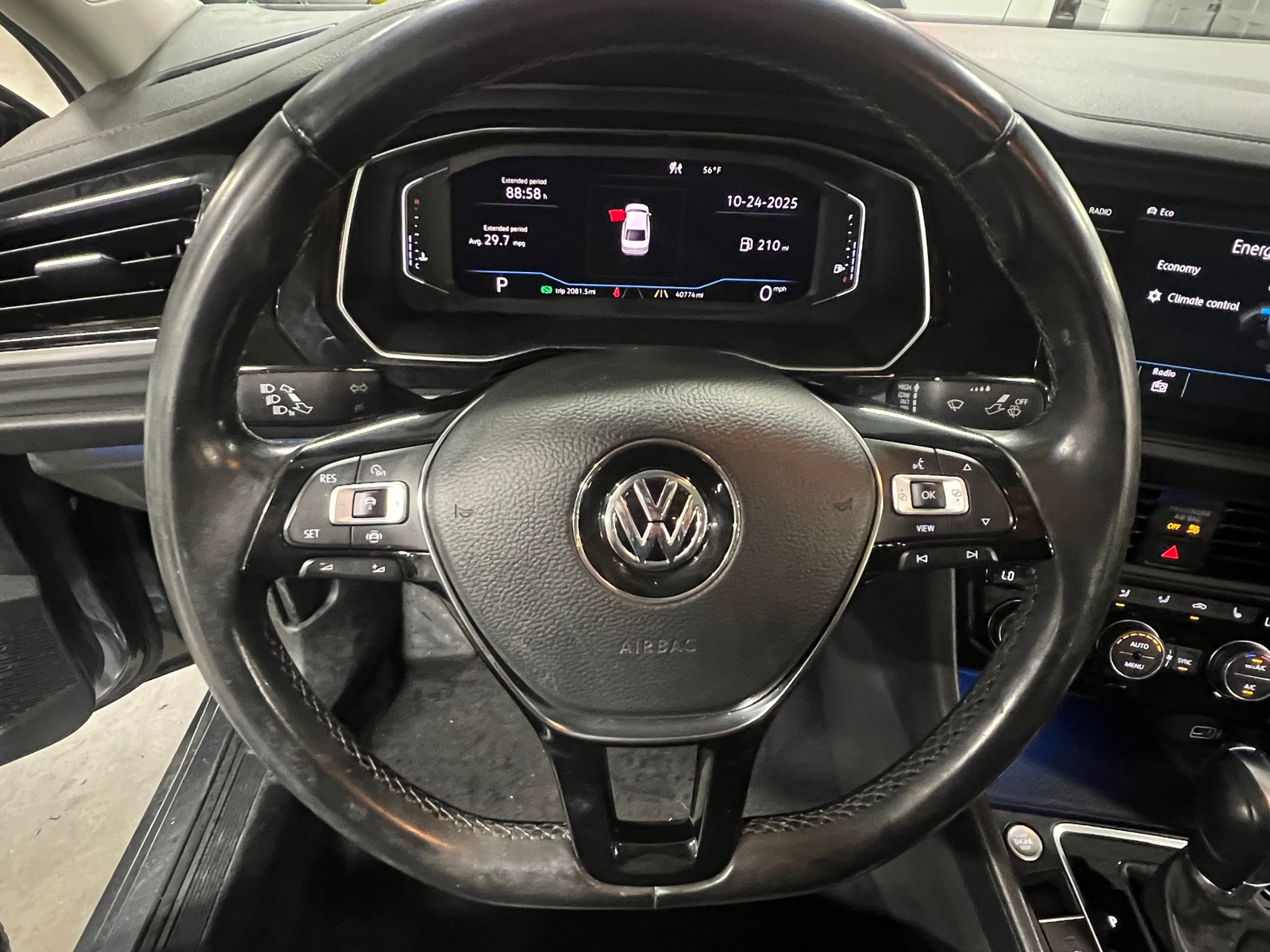 Thumbnail: 2019 Volkswagen Jetta - 4