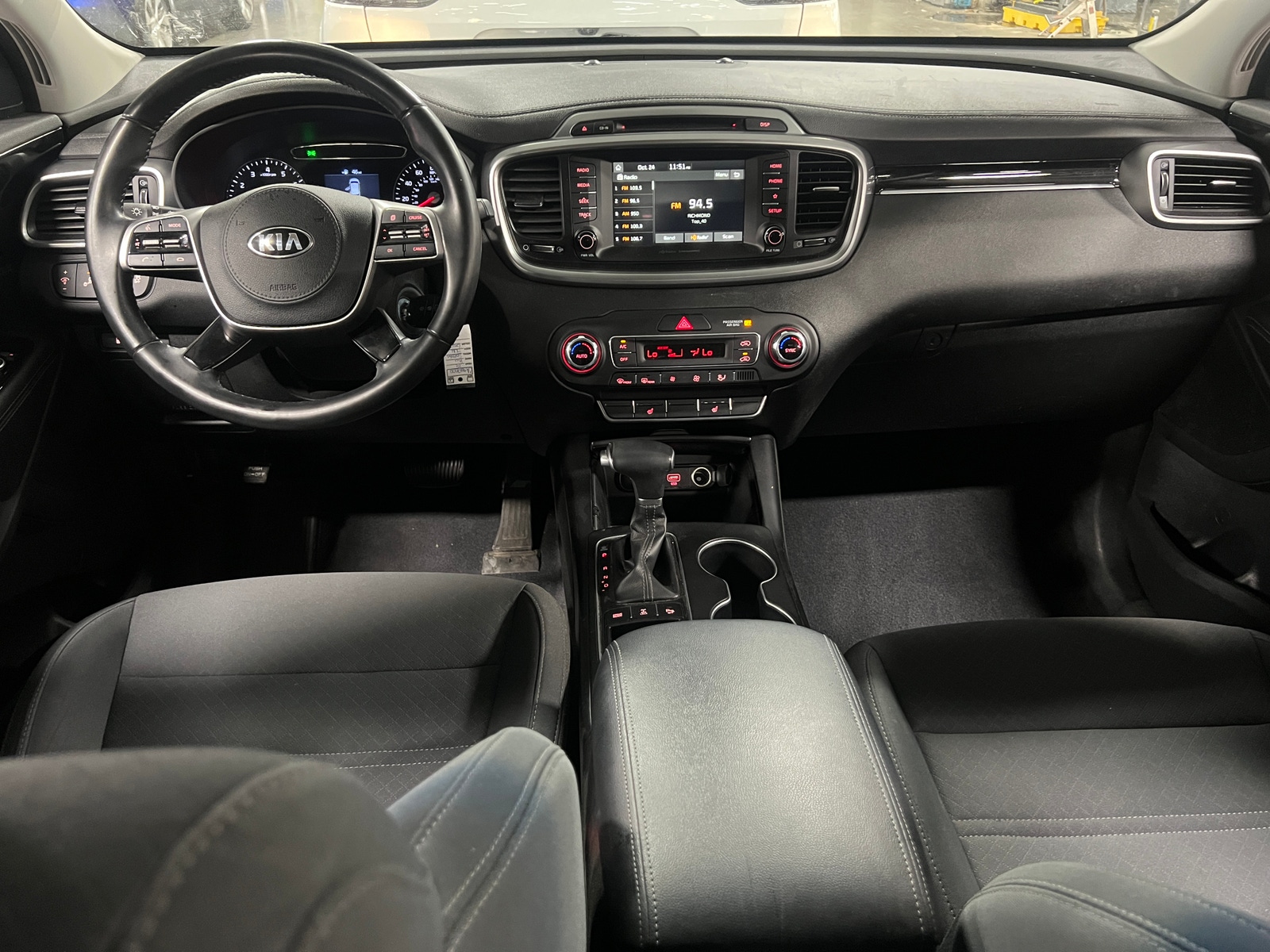 Thumbnail: 2019 Kia Sorento - 3