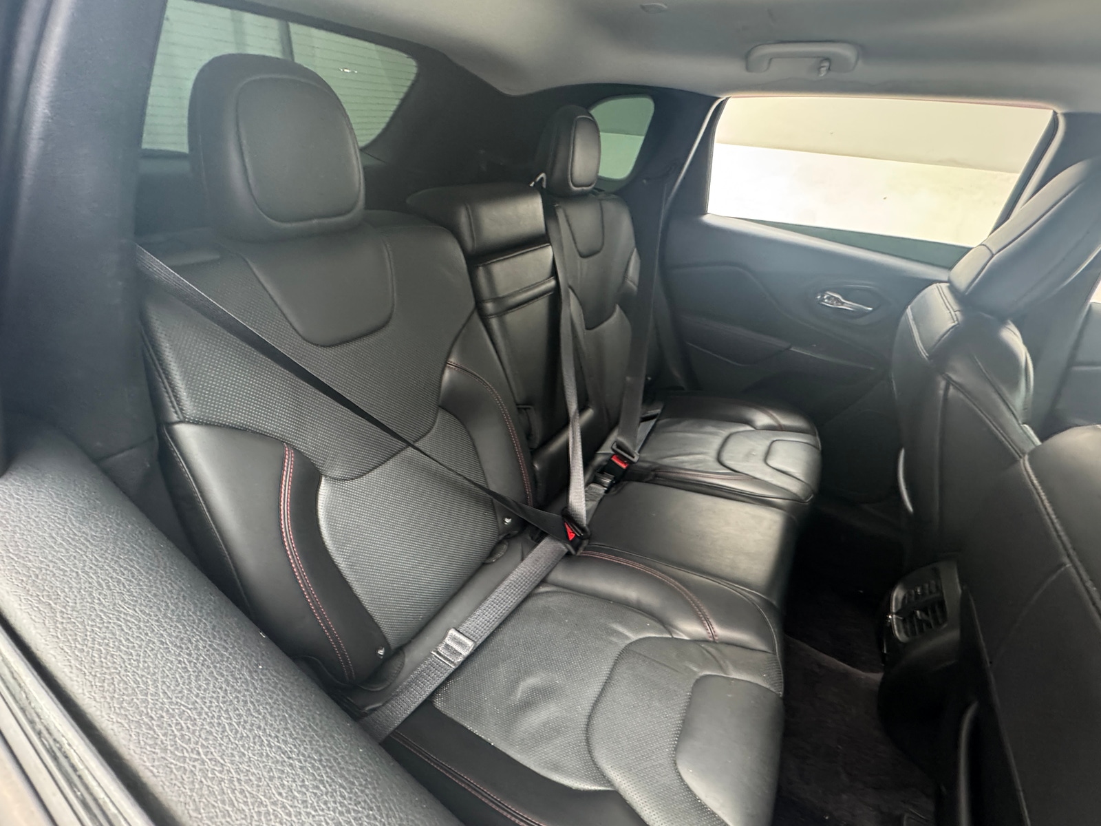 Thumbnail: 2019 Jeep Cherokee - 5