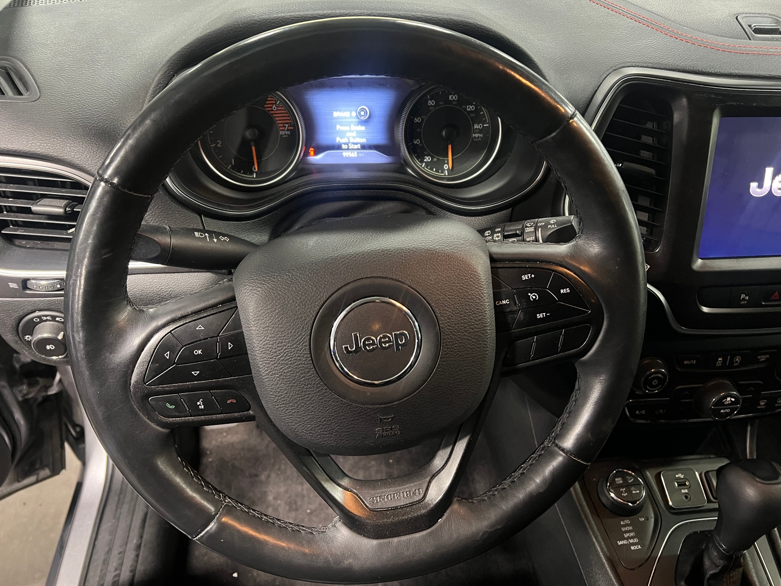 Thumbnail: 2019 Jeep Cherokee - 4