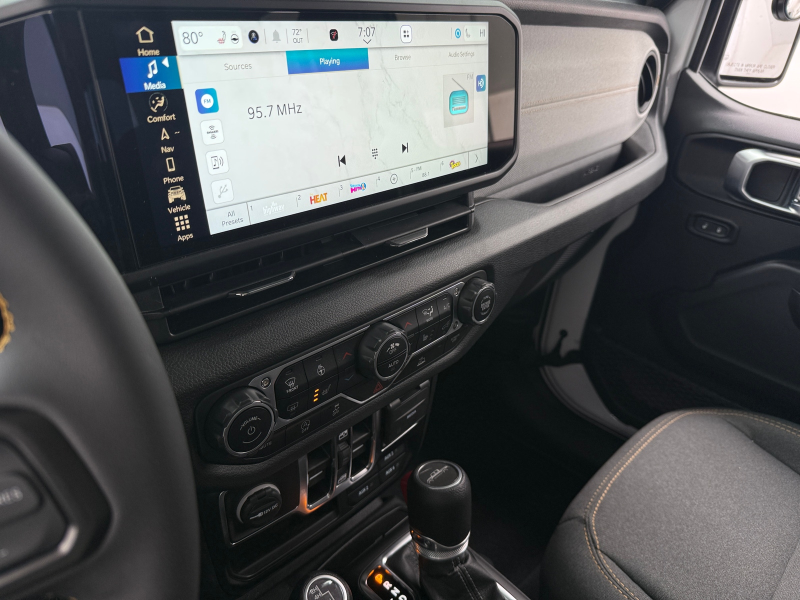 Thumbnail: 2024 Jeep Gladiator - 4