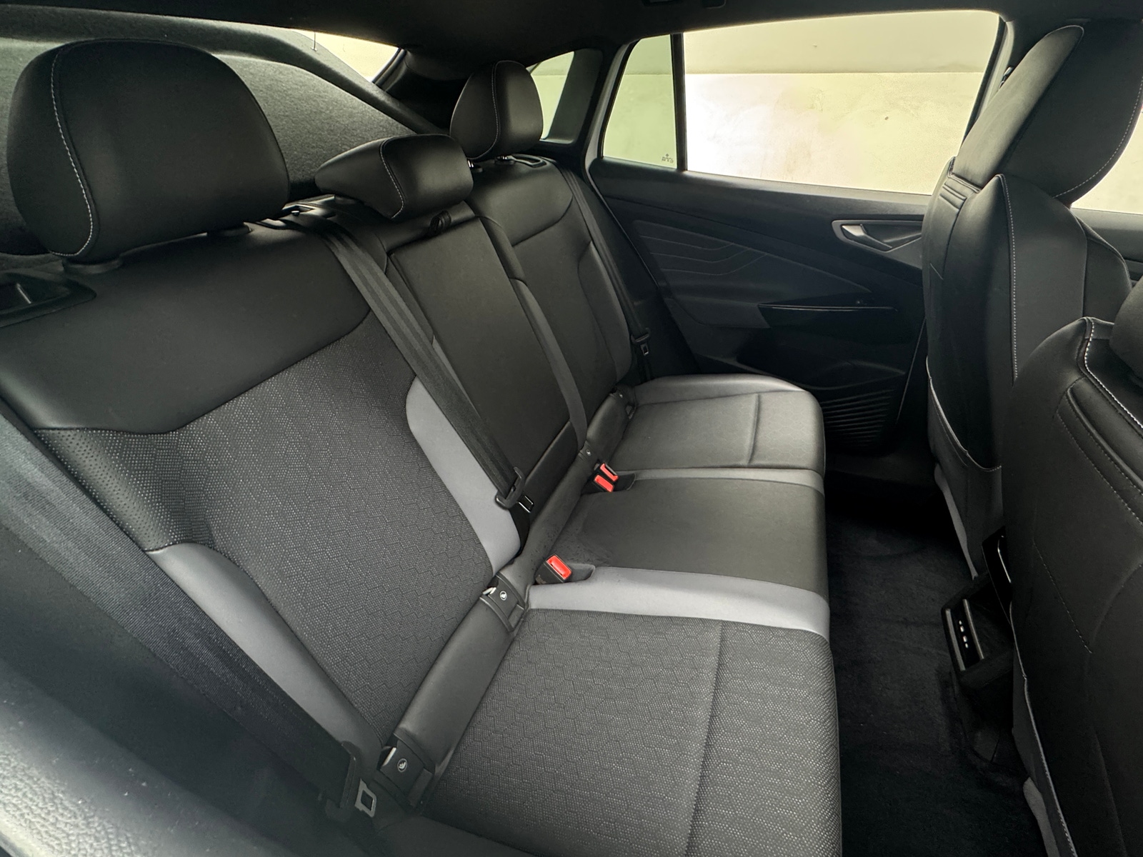 Thumbnail: 2023 Volkswagen ID.4 - 5