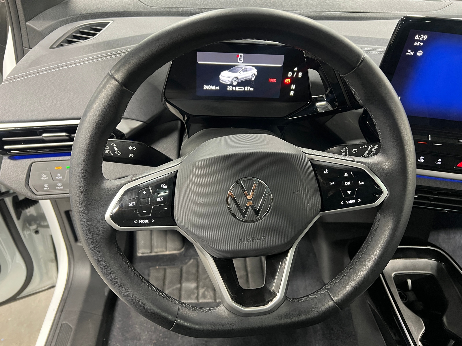 Thumbnail: 2023 Volkswagen ID.4 - 4