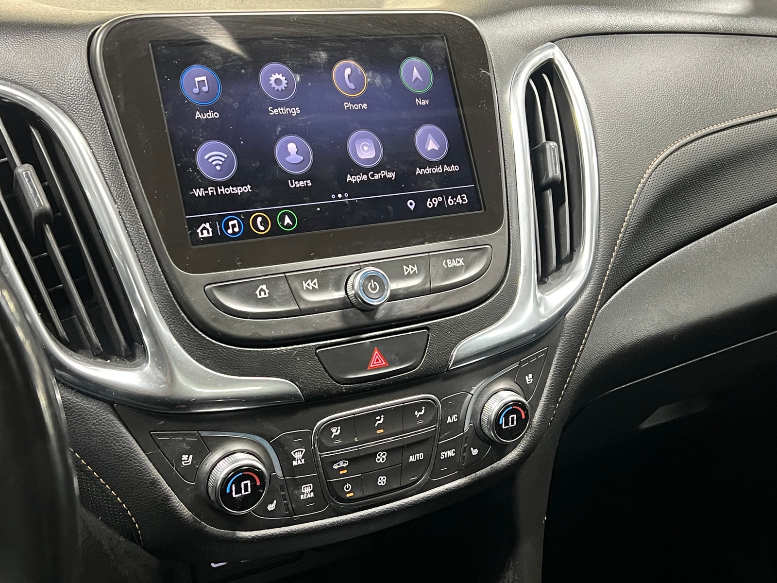 Thumbnail: 2019 Chevrolet Equinox - 3