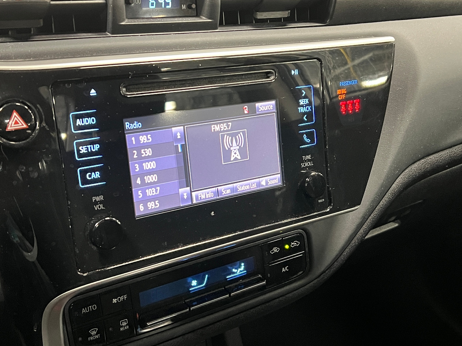 Thumbnail: 2018 Toyota Corolla - 4