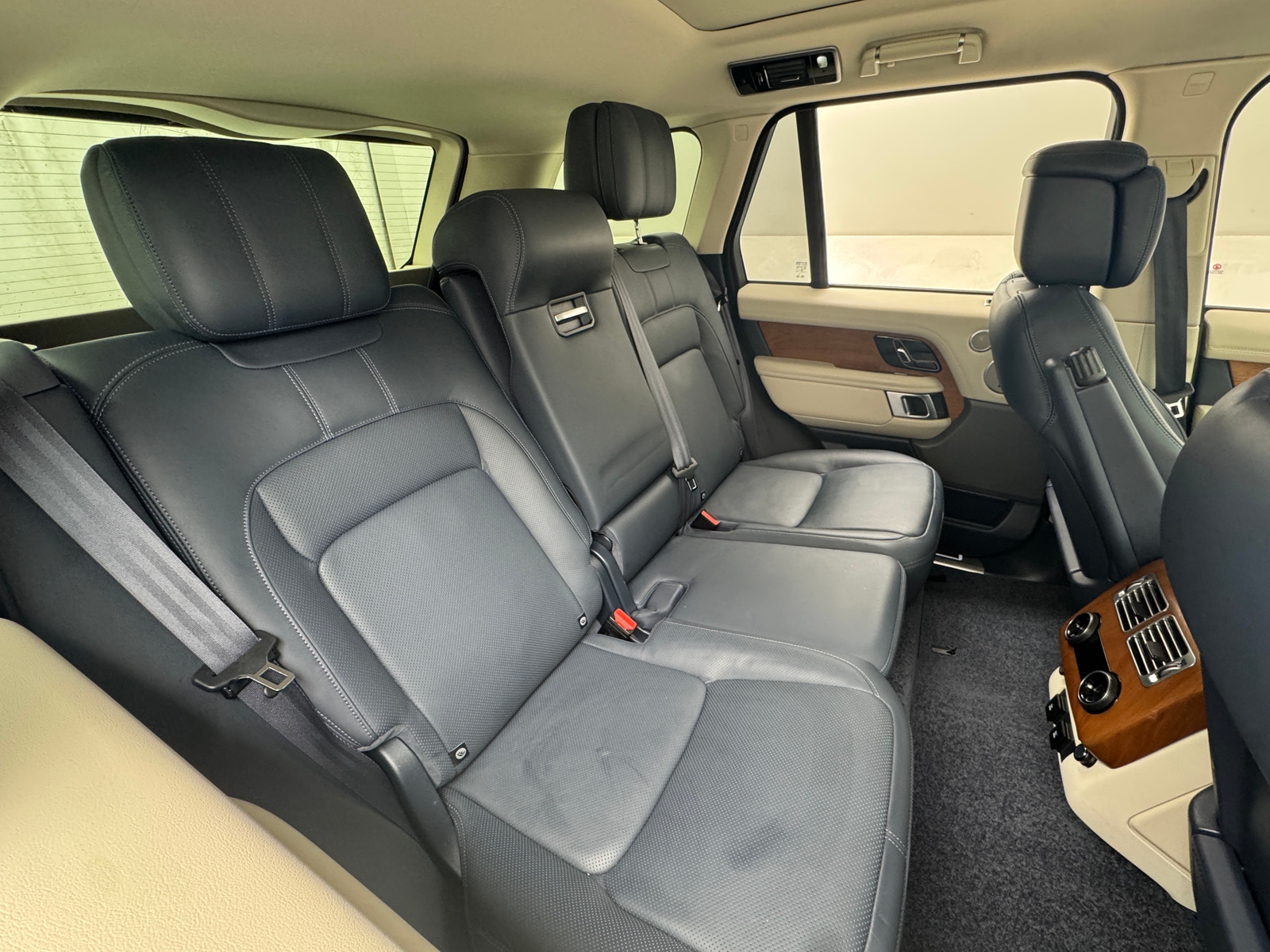 Thumbnail: 2020 Land Rover Range Rover - 5