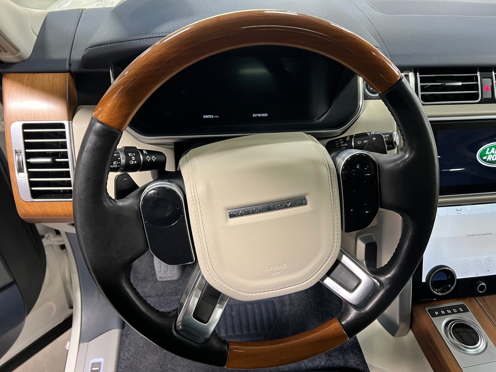 Thumbnail: 2020 Land Rover Range Rover - 4