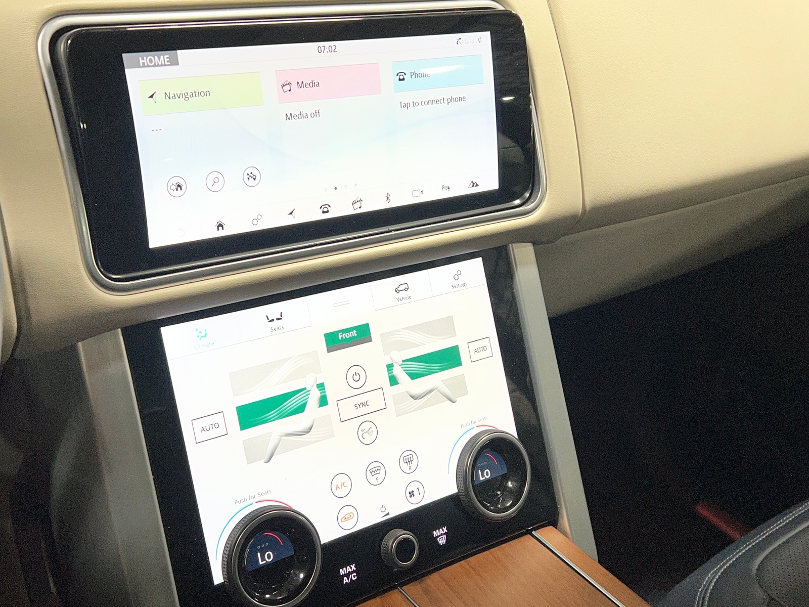 Thumbnail: 2020 Land Rover Range Rover - 3