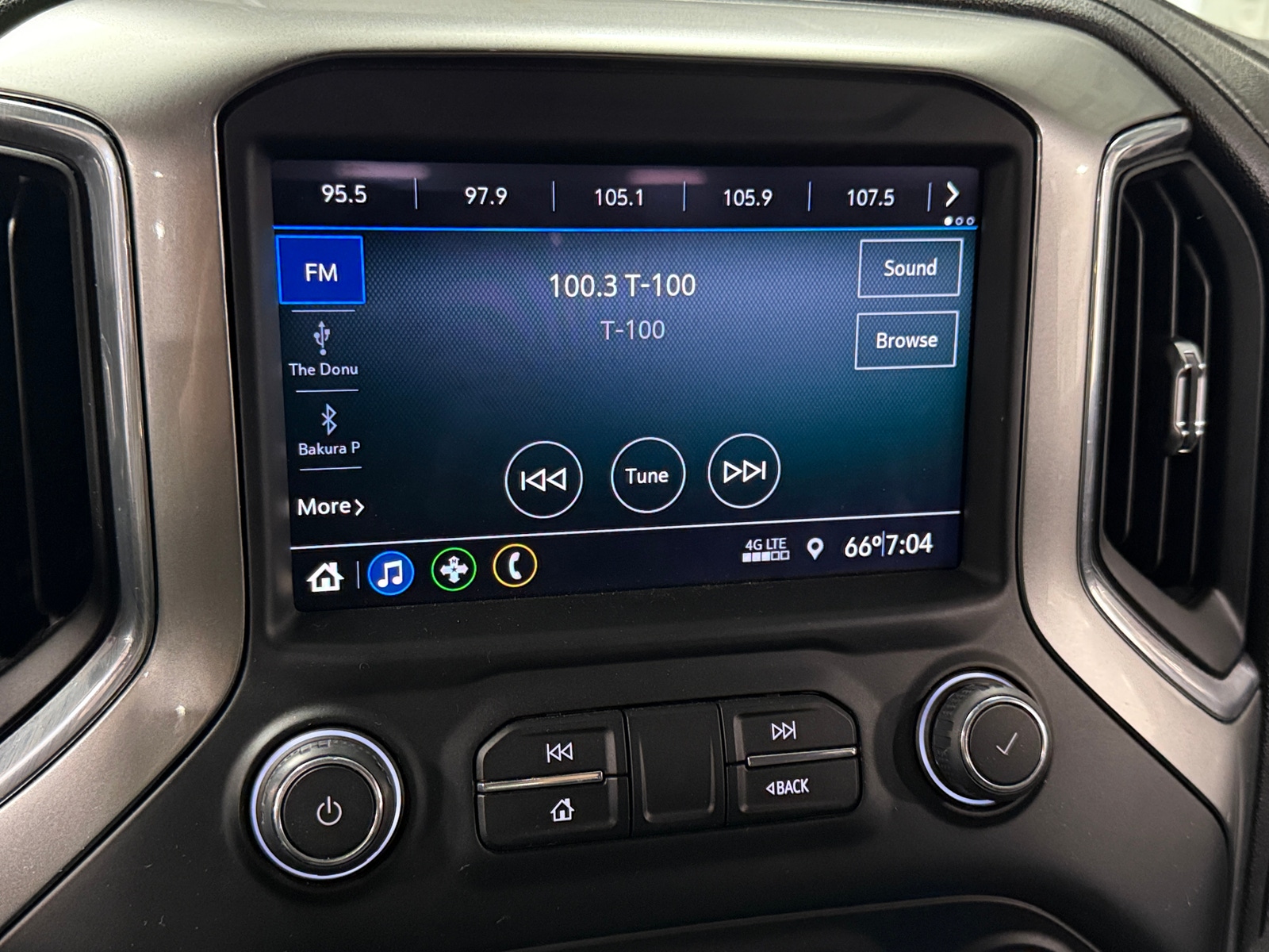 Thumbnail: 2020 Chevrolet Silverado 1500 - 4