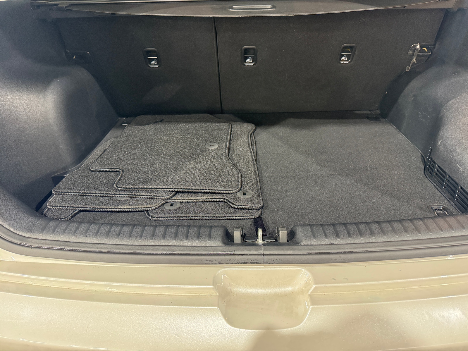 Thumbnail: 2022 Kia Niro - 6