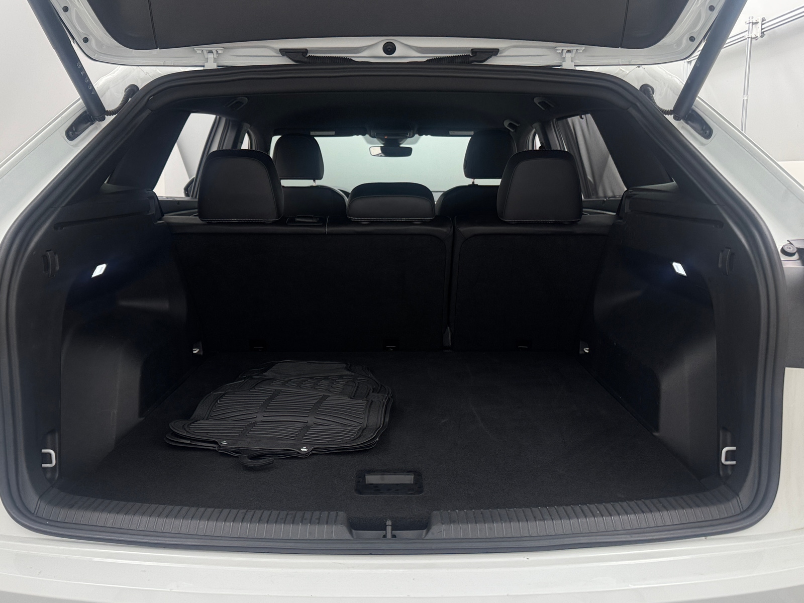 Thumbnail: 2025 Volkswagen Atlas - 6