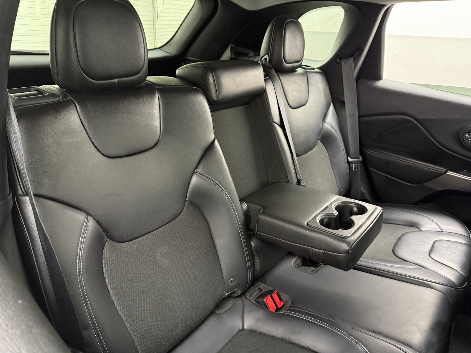 Thumbnail: 2019 Jeep Cherokee - 6