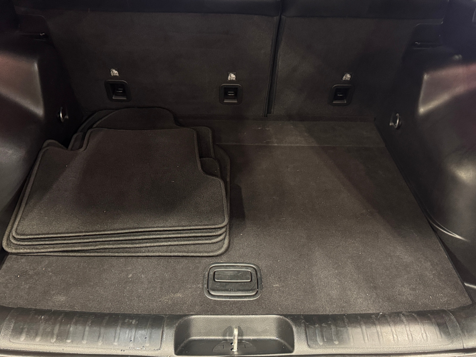 Thumbnail: 2019 Jeep Cherokee - 7