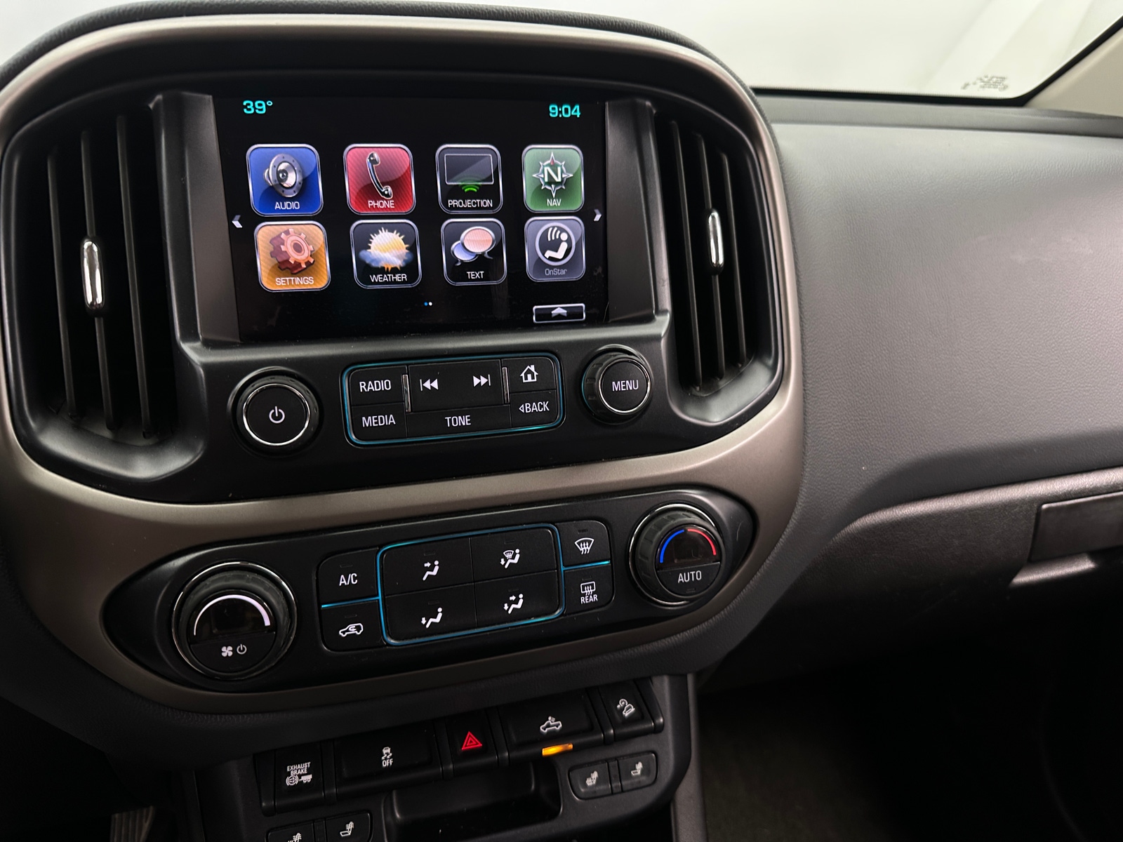 Thumbnail: 2017 Chevrolet Colorado - 3