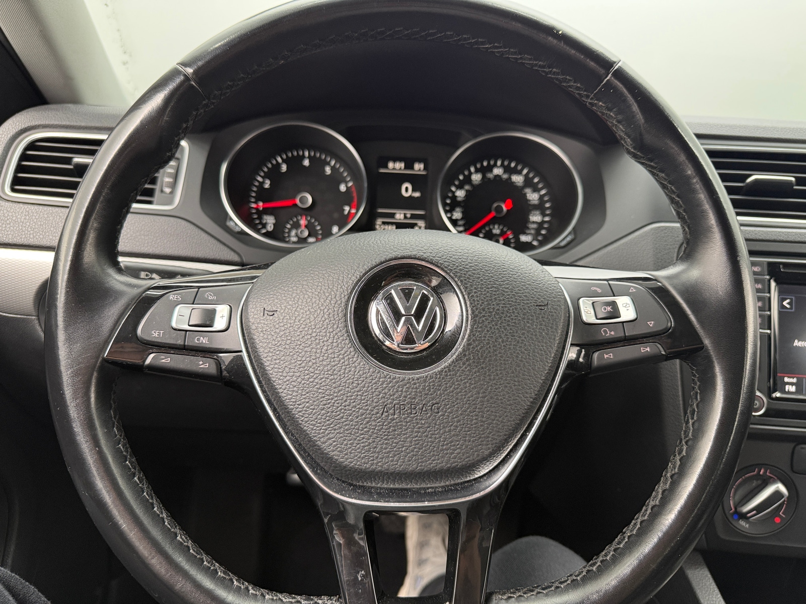 Thumbnail: 2017 Volkswagen Jetta - 4