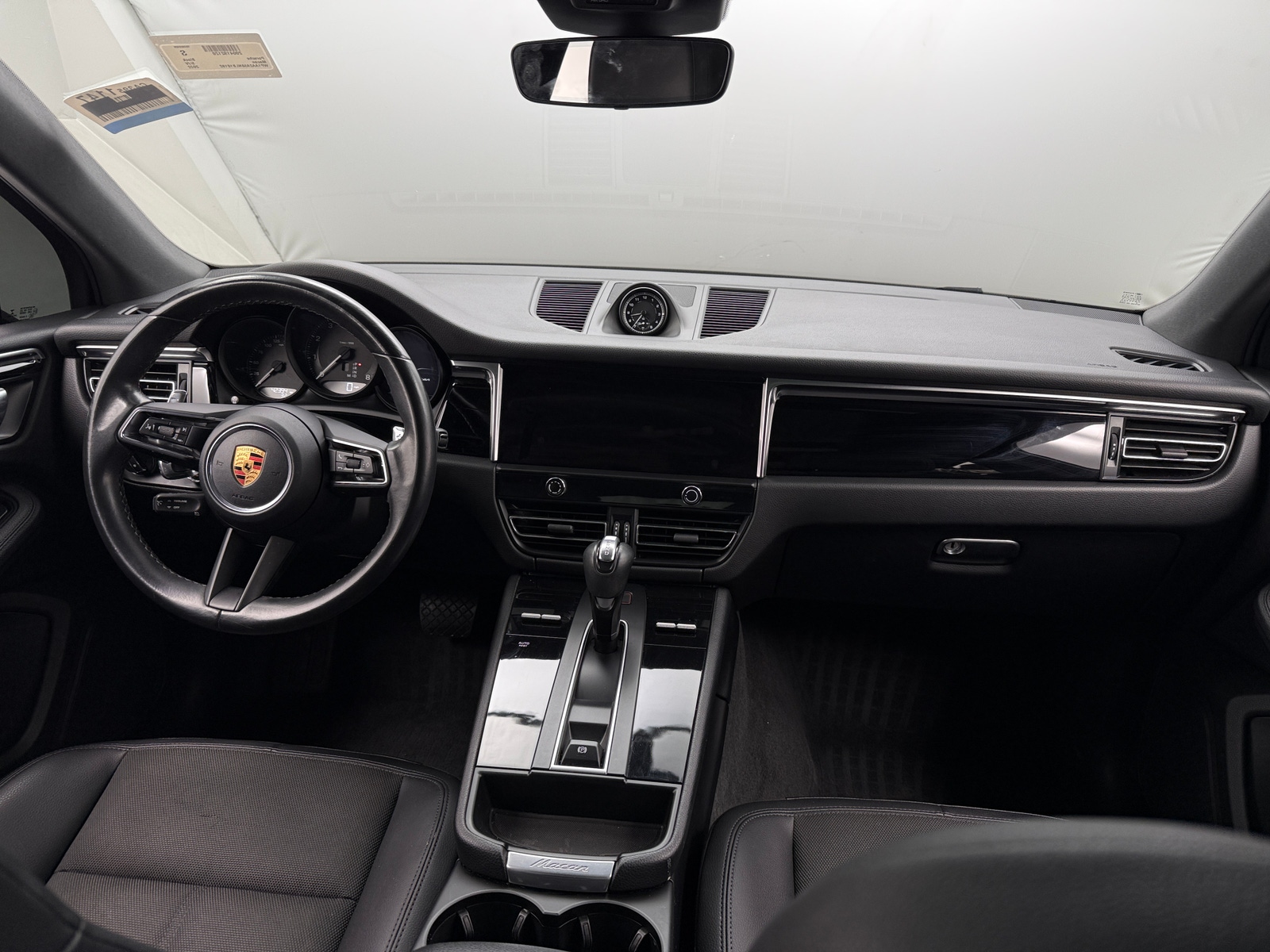 Thumbnail: 2022 Porsche Macan - 2