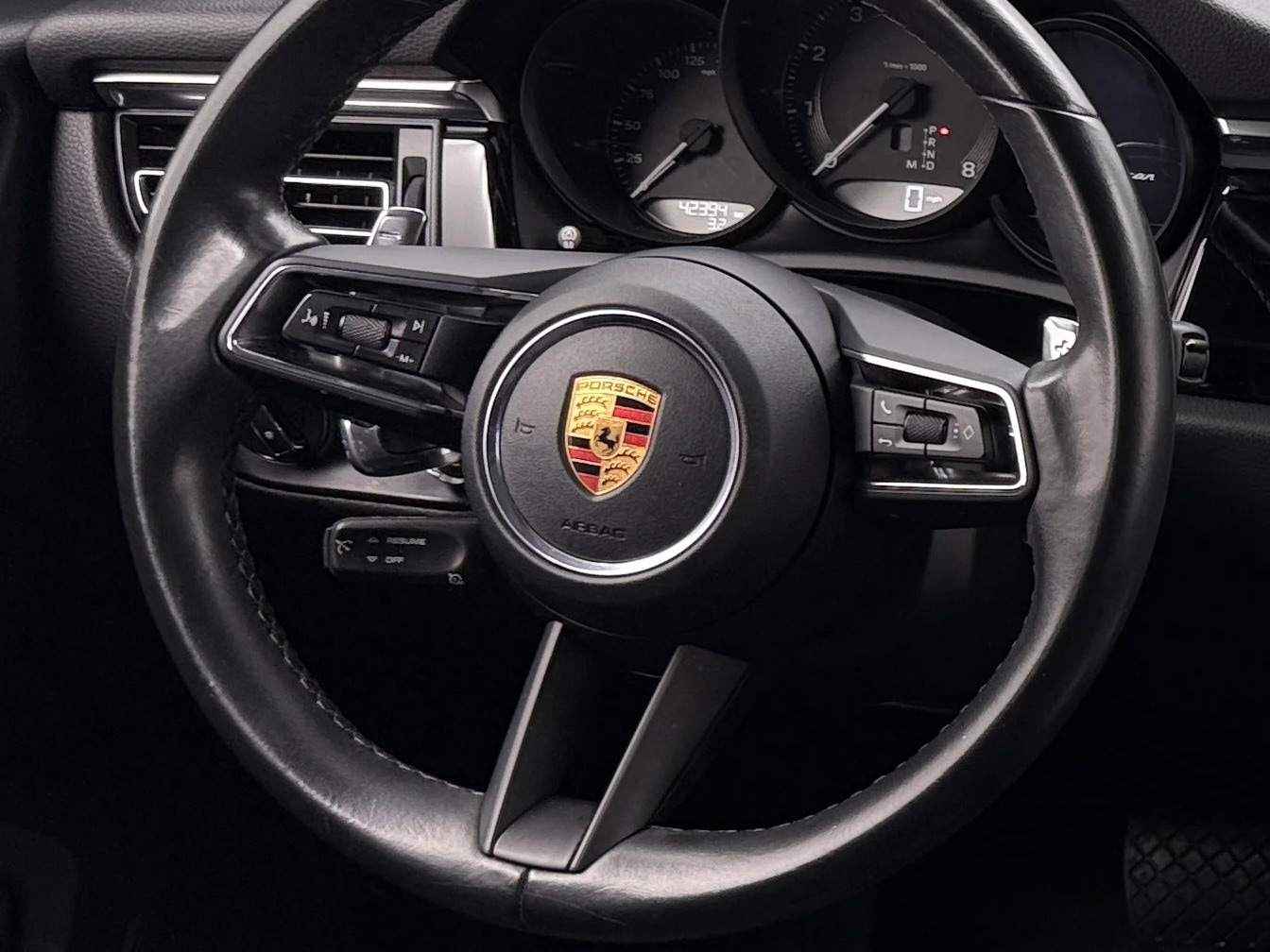 Thumbnail: 2022 Porsche Macan - 4