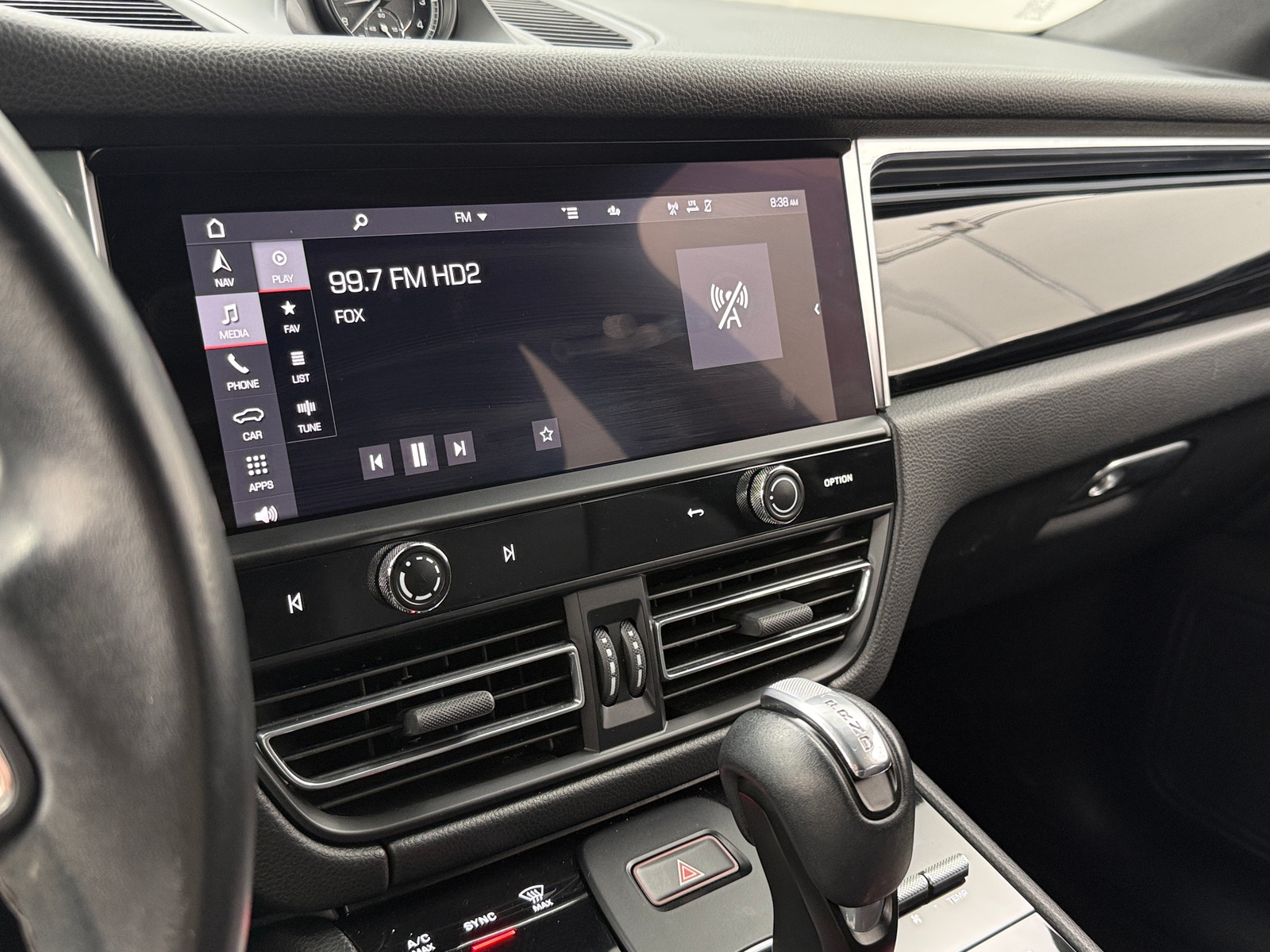 Thumbnail: 2022 Porsche Macan - 3