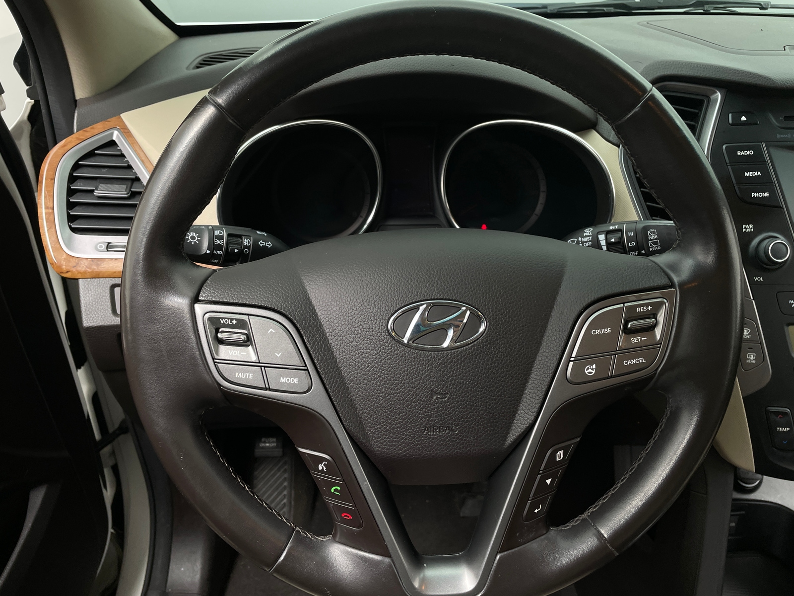 Thumbnail: 2014 Hyundai Santa Fe - 4