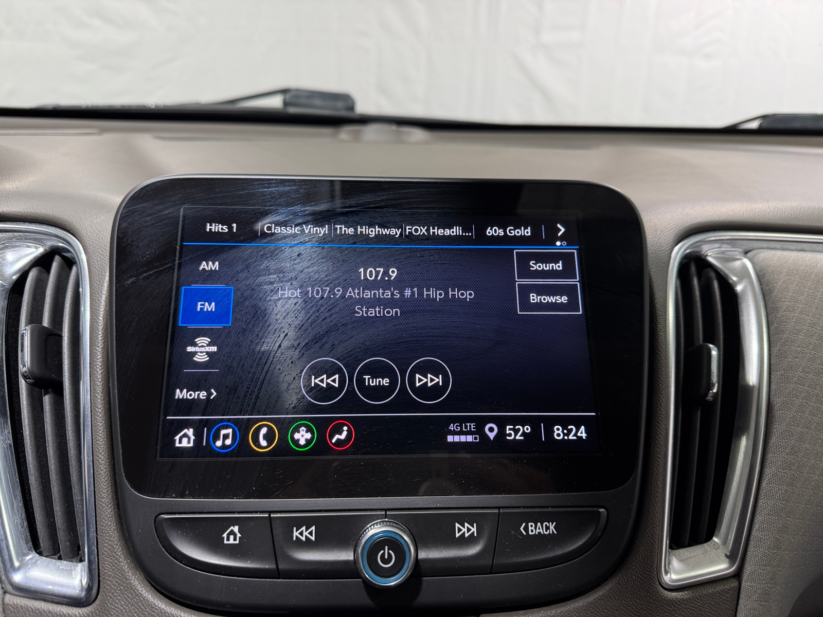 Thumbnail: 2021 Chevrolet Malibu - 4