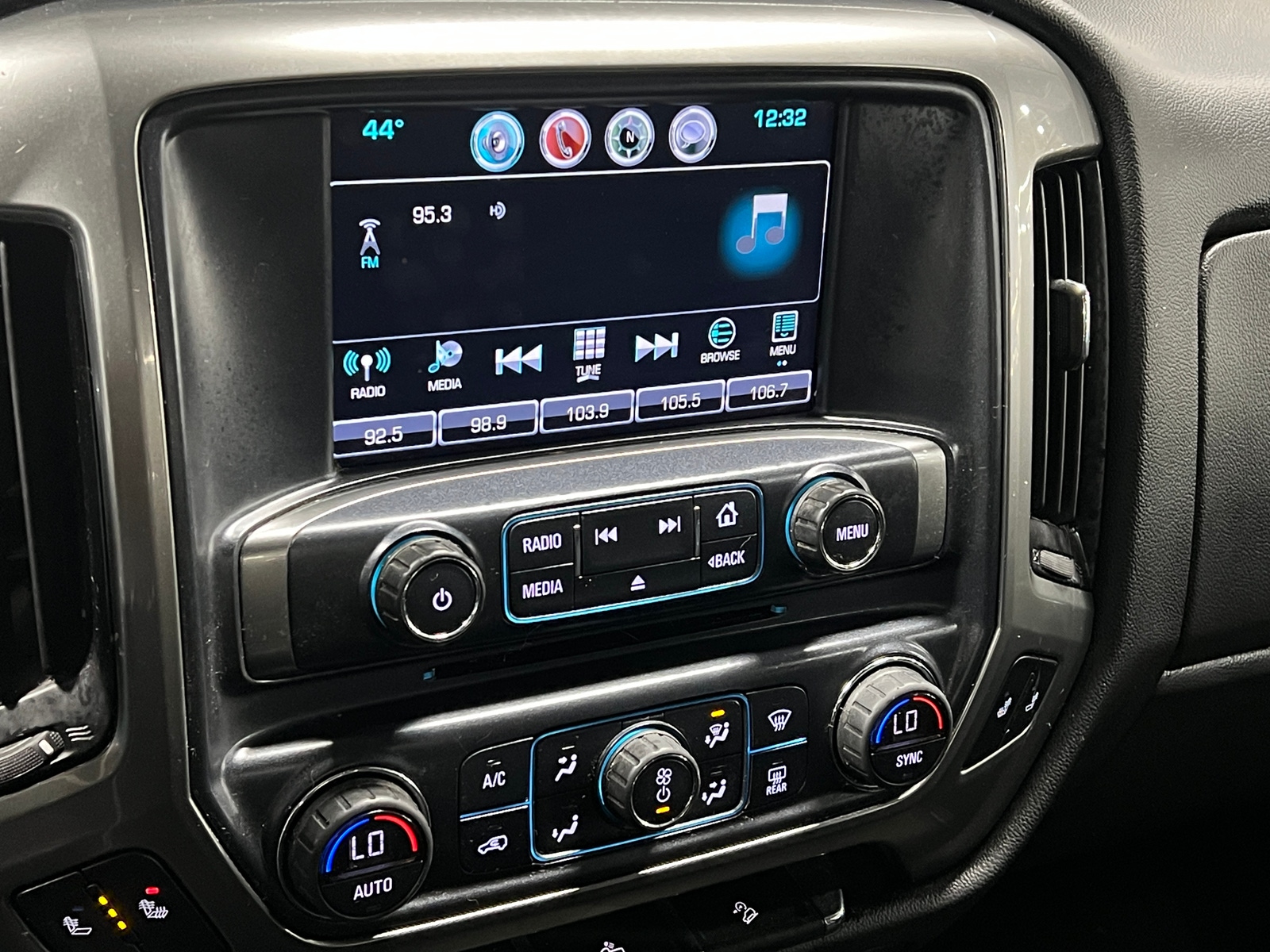 Thumbnail: 2018 Chevrolet Silverado 1500 - 4