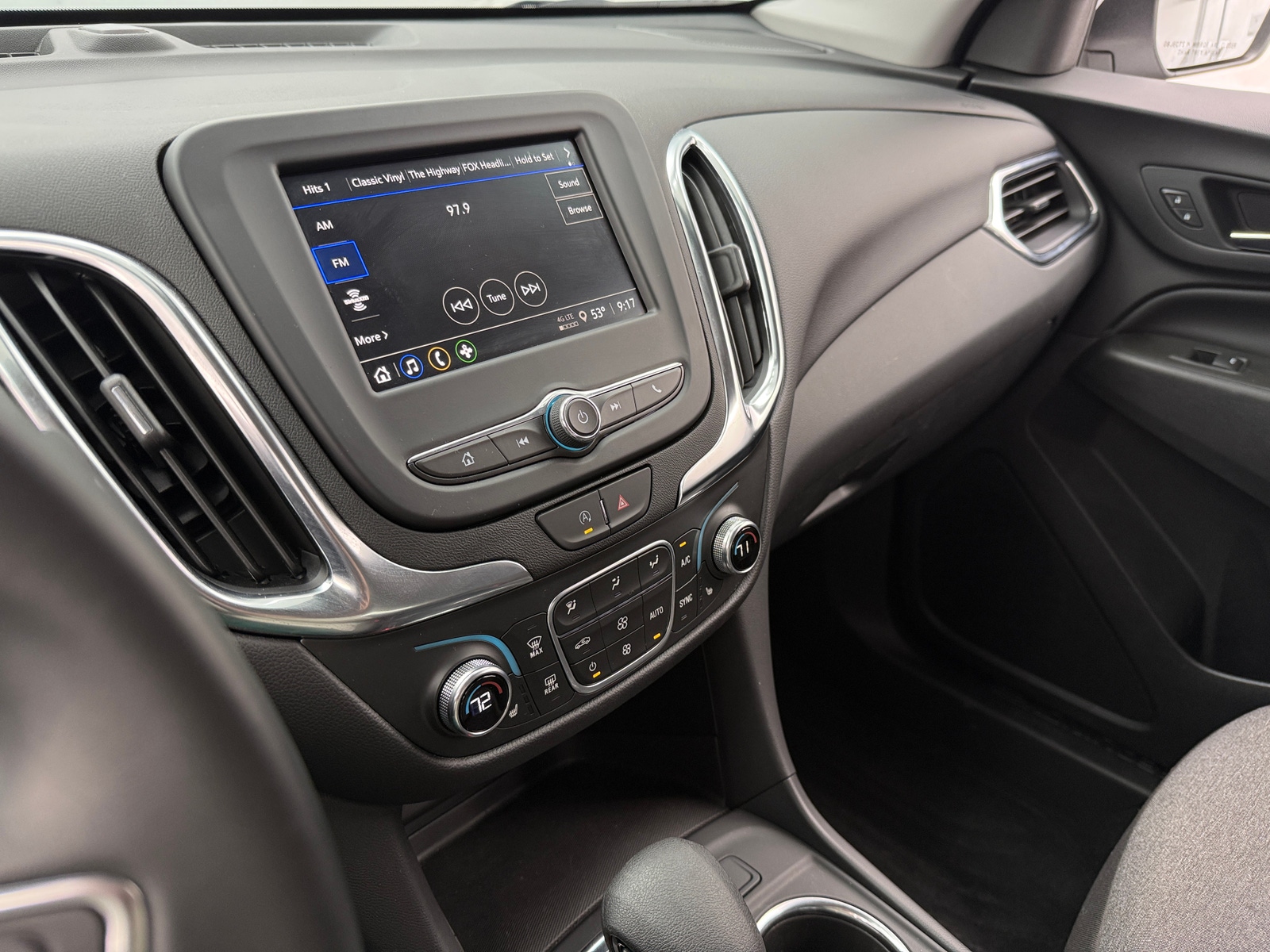 Thumbnail: 2024 Chevrolet Equinox - 4