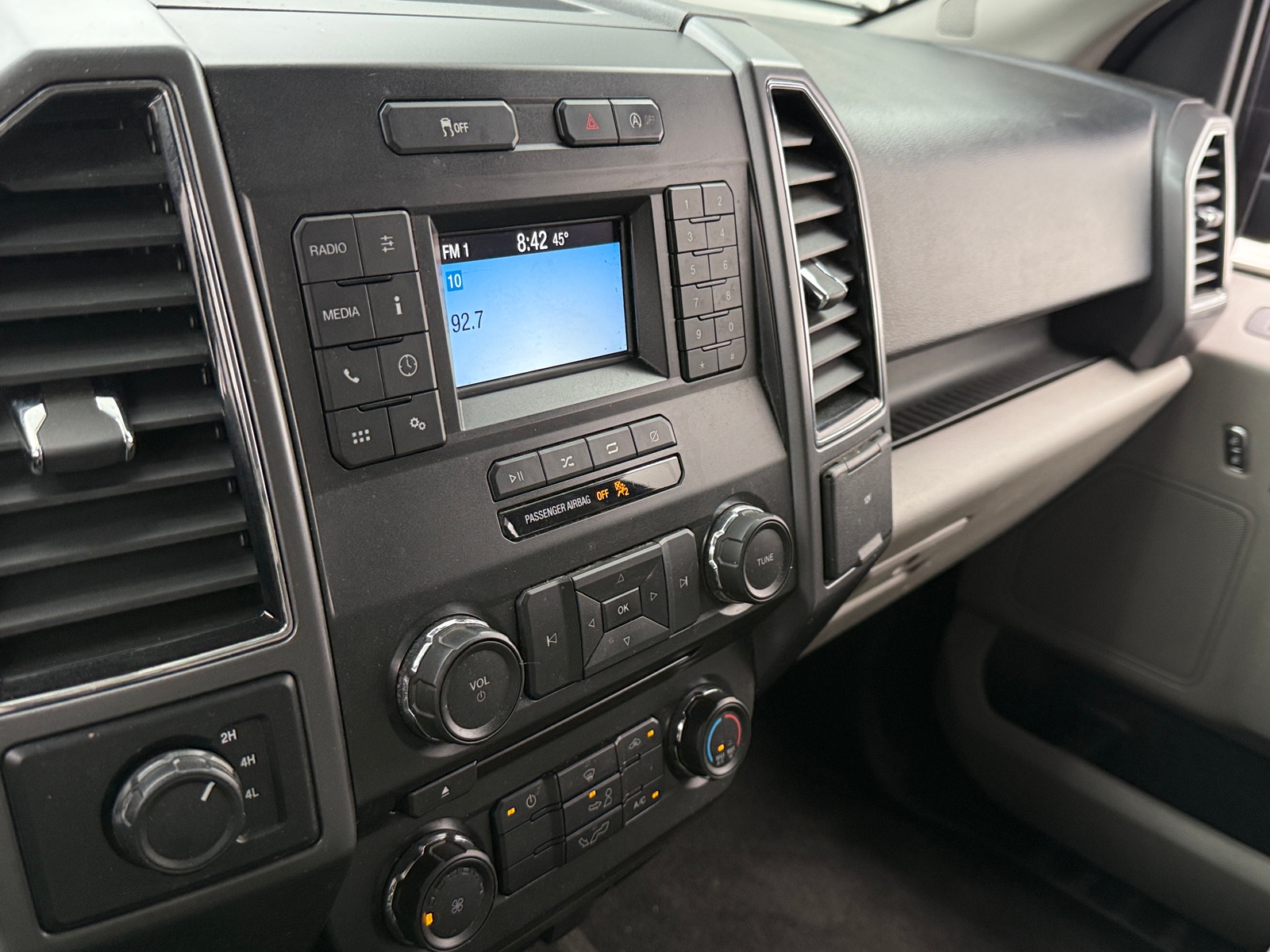 Thumbnail: 2018 Ford Econoline - 4