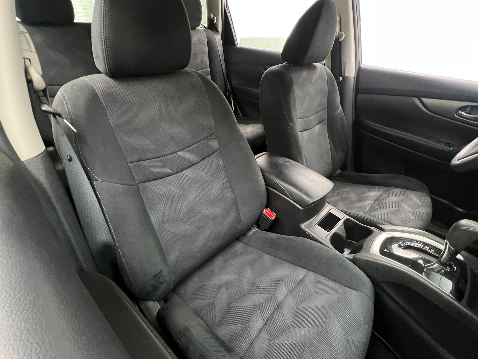 Thumbnail: 2016 Nissan Rogue - 2