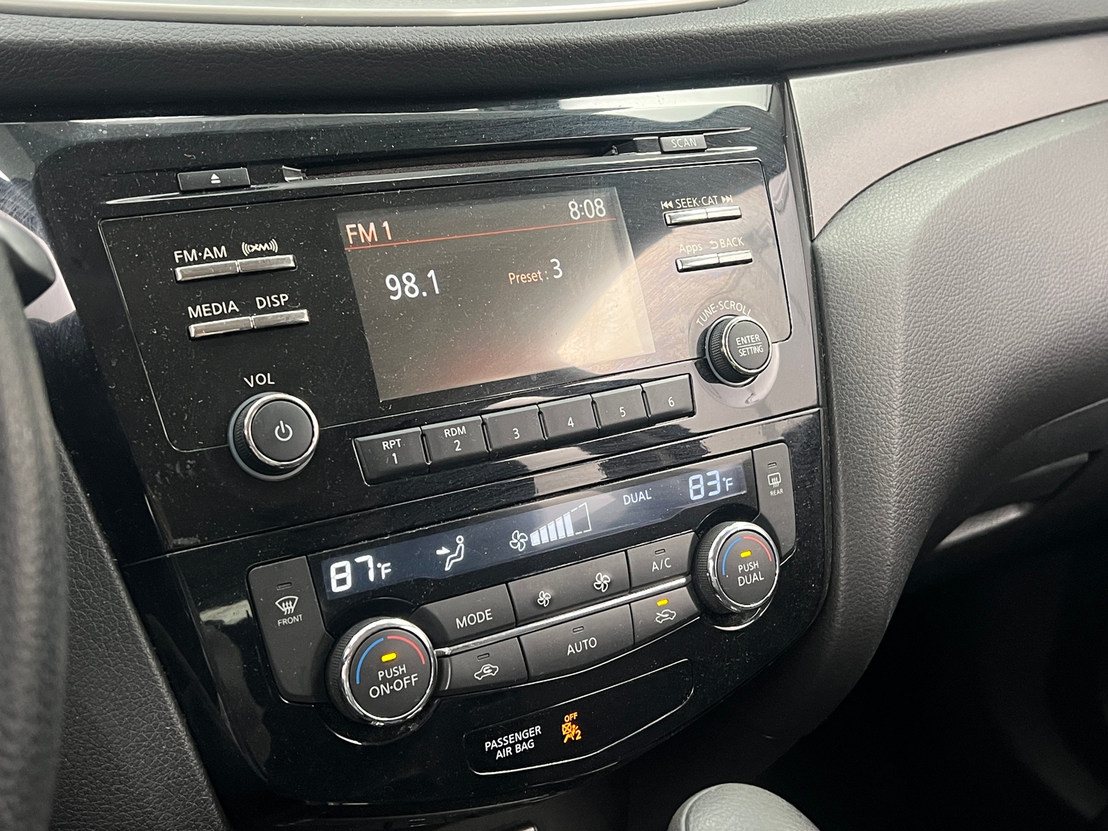 Thumbnail: 2016 Nissan Rogue - 4