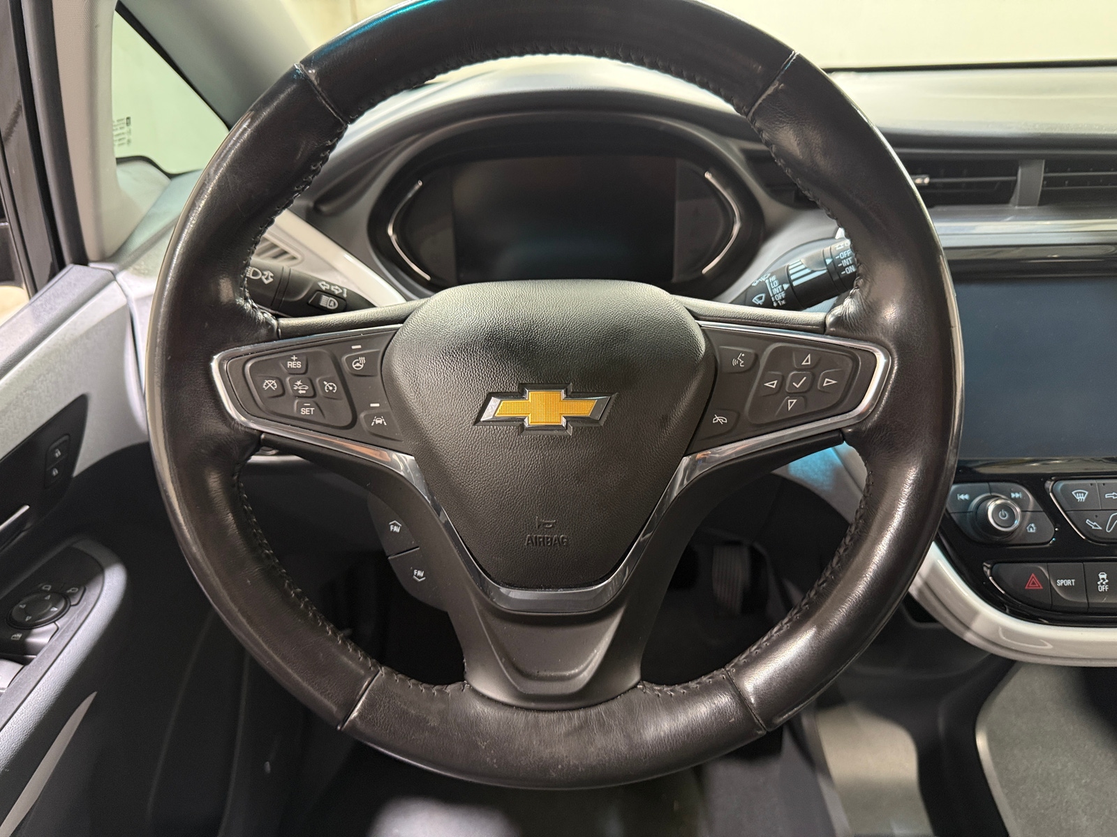 Thumbnail: 2019 Chevrolet Bolt EV - 4