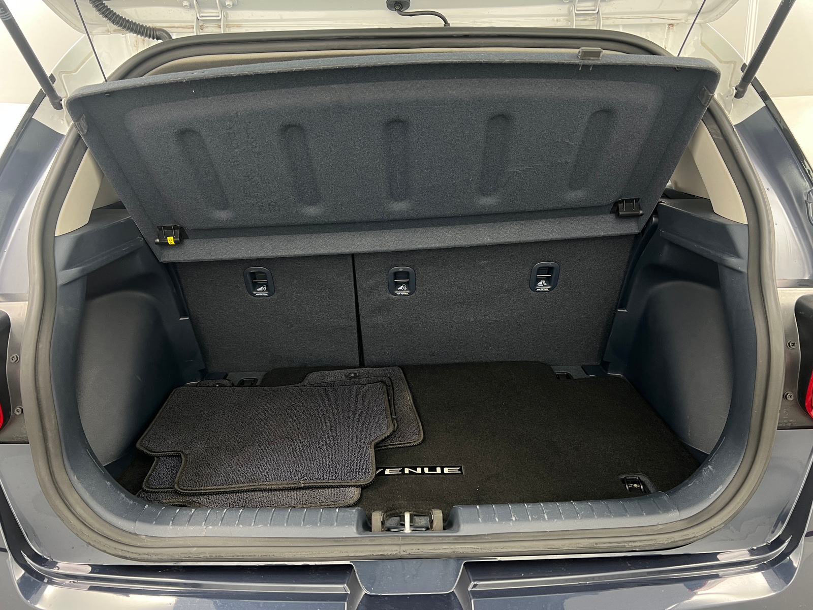 Thumbnail: 2023 Hyundai Venue - 6